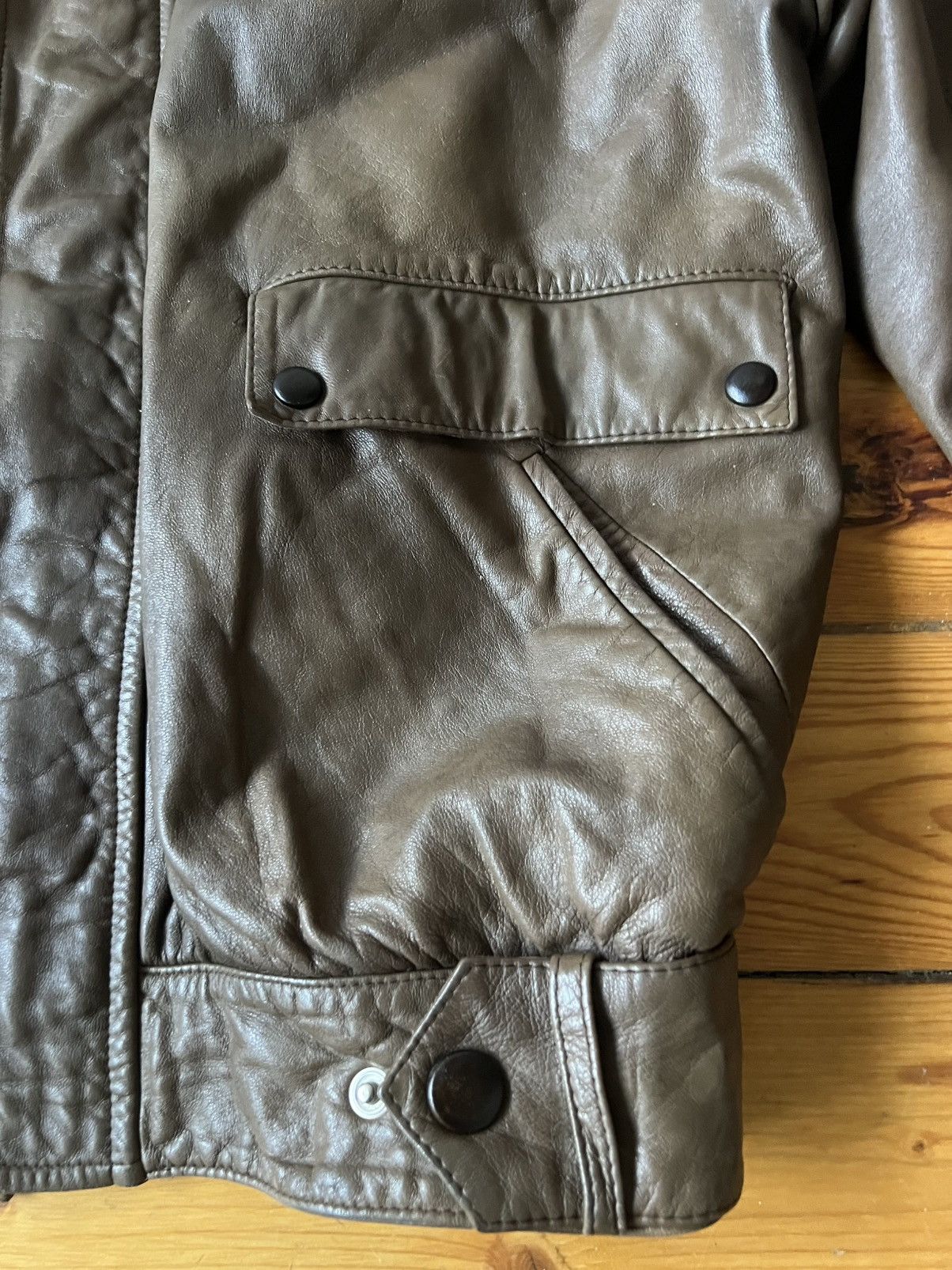 Valentino Vtg 90s Valentino Garavani Leather Jacket Olive Green IT52 Size US L / EU 52-54 / 3 - 9 Thumbnail