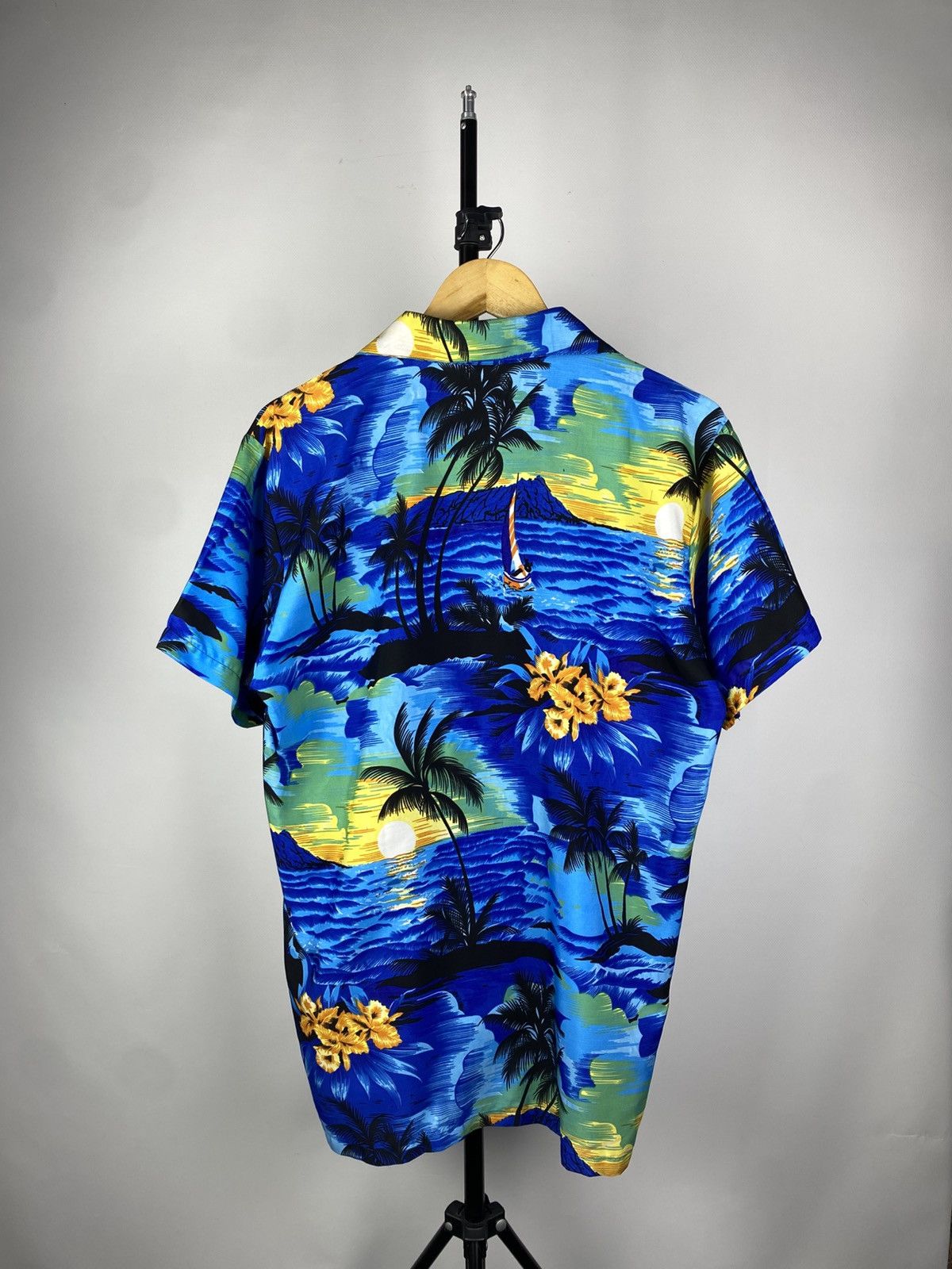 Vintage Vintage 90s Crazy Hawaiian Palm Logo Shirt Size US L / EU 52-54 / 3 - 4 Thumbnail