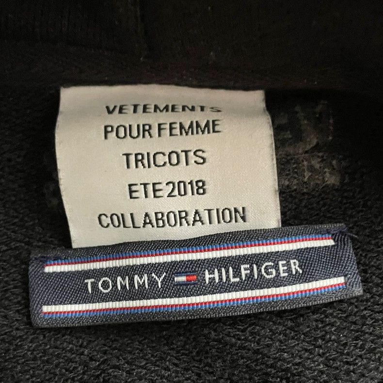Vetements Vetements Tommy Collab Fake Two-Piece Hoodie Size S Size US S / EU 44-46 / 1 - 3 Thumbnail