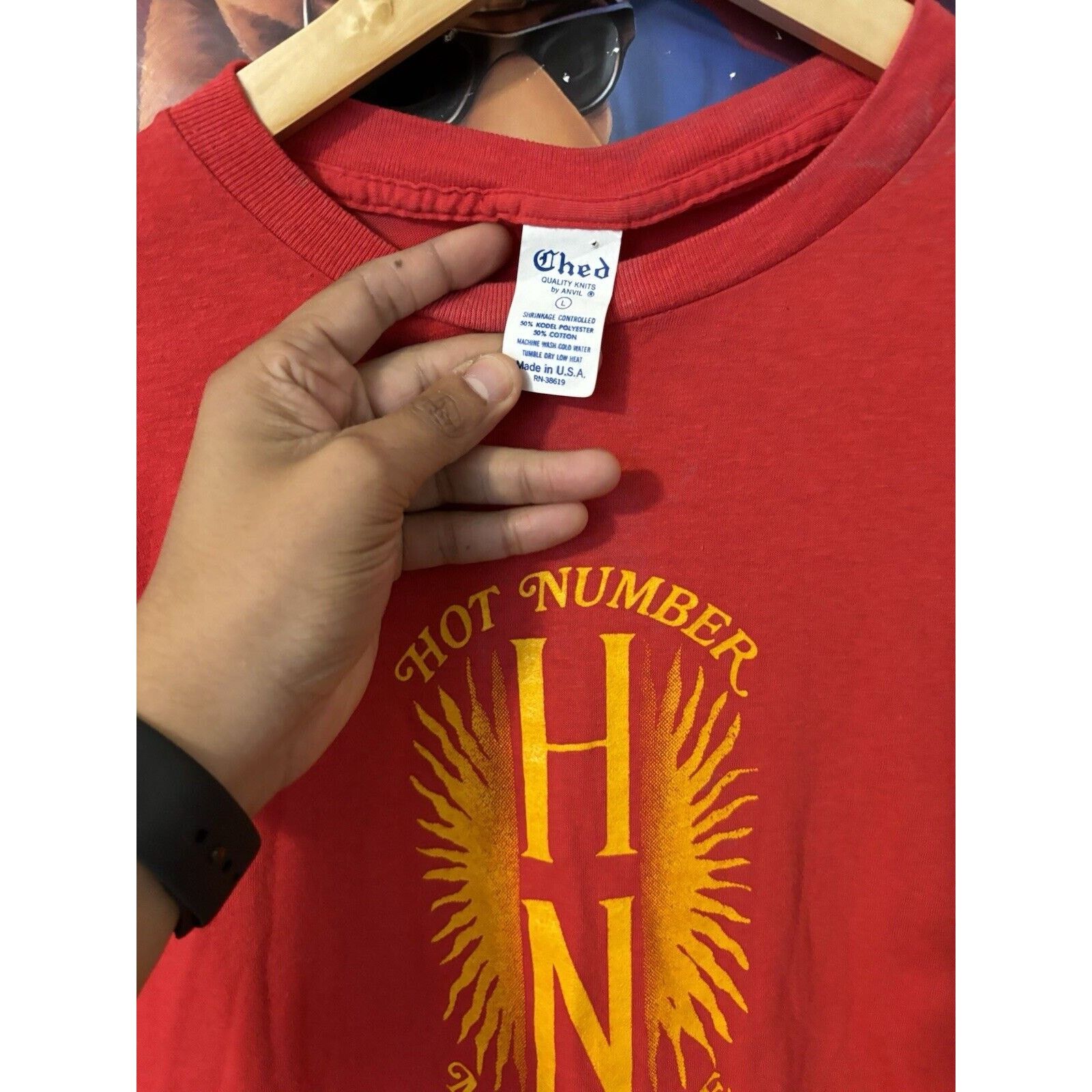 Other Vintage Hot number all male rare red 90s T-shirt size large Size US L / EU 52-54 / 3 - 3 Thumbnail