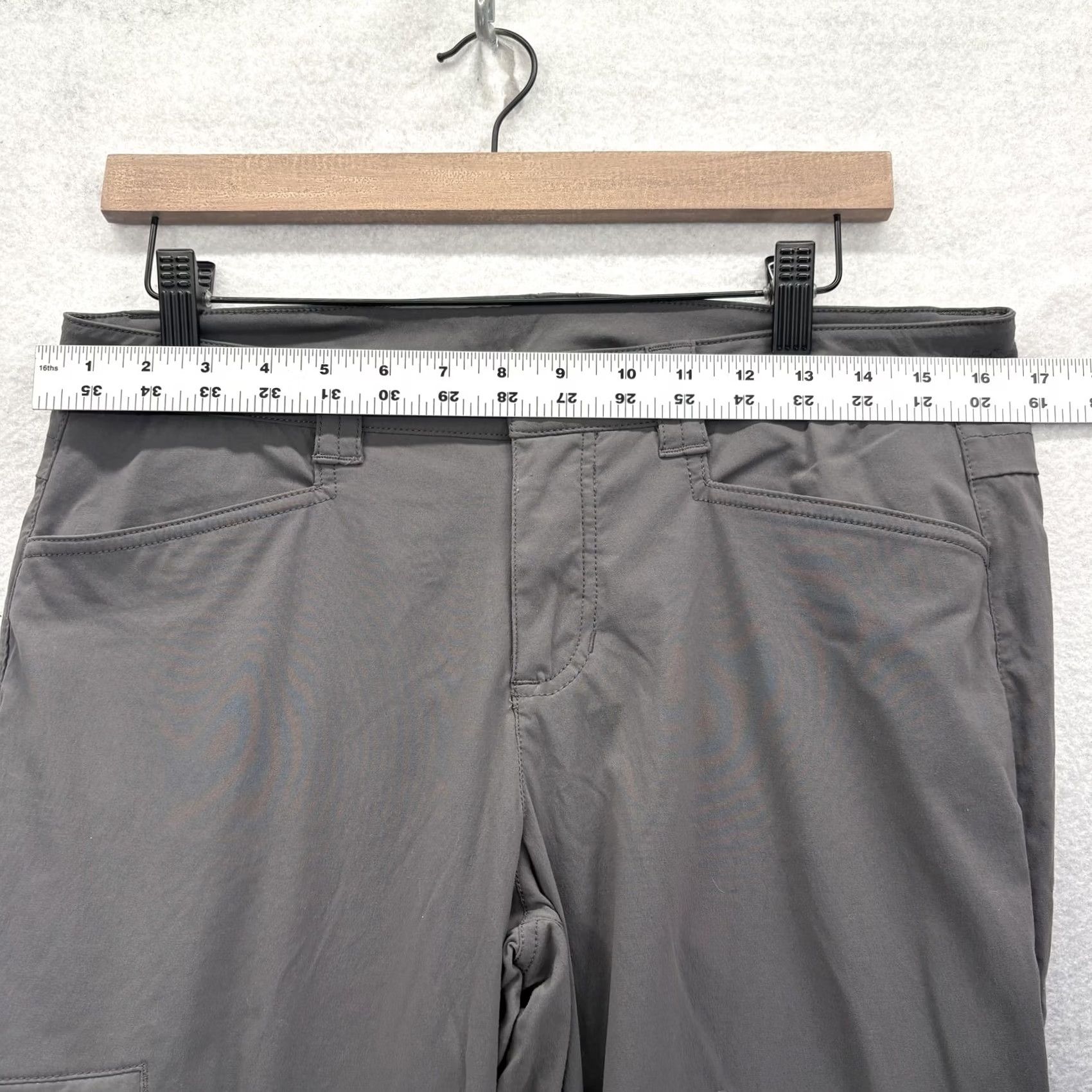 Eddie Bauer Eddie Bauer Travex Cargo Pants Womens 8 Gray Lightweight Convertible Hiking Camp Cargo Pants Womens 8 Gray Lightweight Convertible Hiking Camp Size 30" / US 8 / IT 44 - 6 Thumbnail