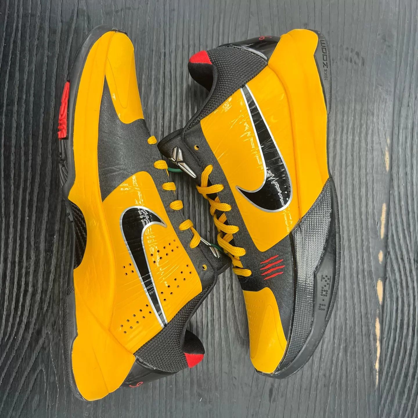 Nike Kobe 5 Bruce Lee Black/Yellow 42 Worn Once, 99 New Size US 8.5 / EU 41-42 - 2 Thumbnail