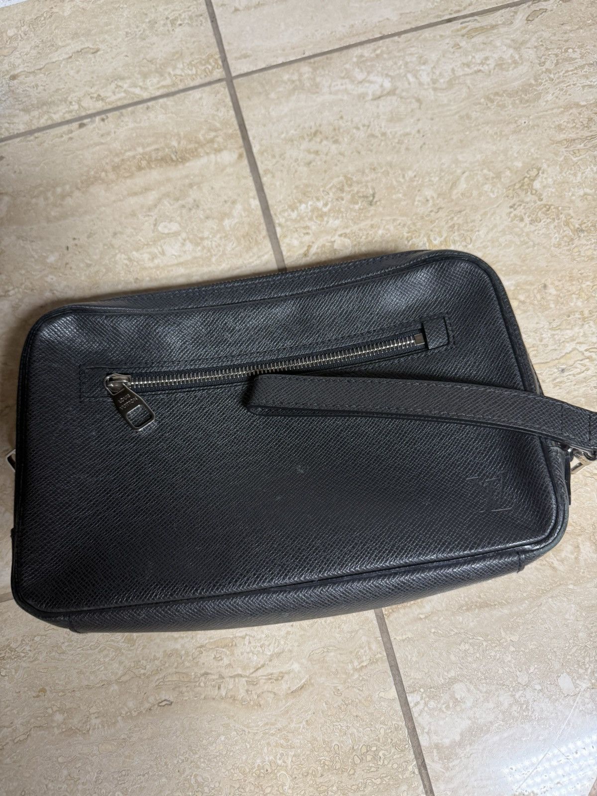 Louis Vuitton Louis Vuitton Taiga Leather Organizer Clutch Bag Black Size ONE SIZE - 1 Thumbnail