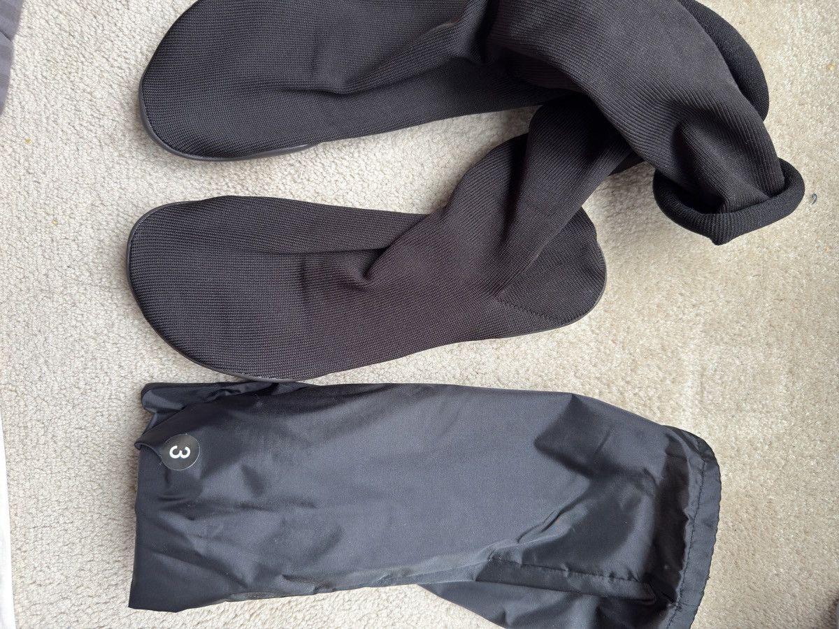 Yeezy Yeezy Pods Sz 3 Size US 13 / EU 46 - 10 Thumbnail