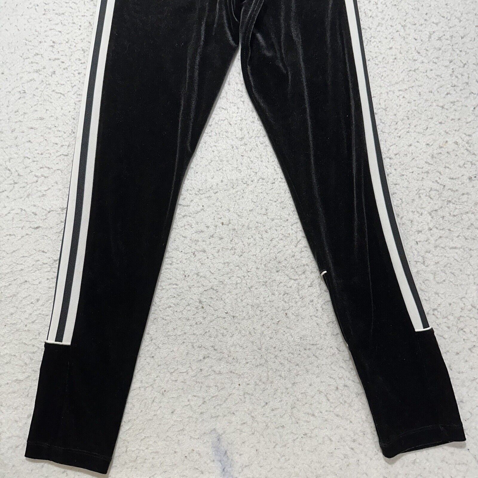 Adidas Adidas Small Velvet 3 Stripe Leggings Black White Trefoil Size 28" / US 6 / IT 42 - 3 Thumbnail