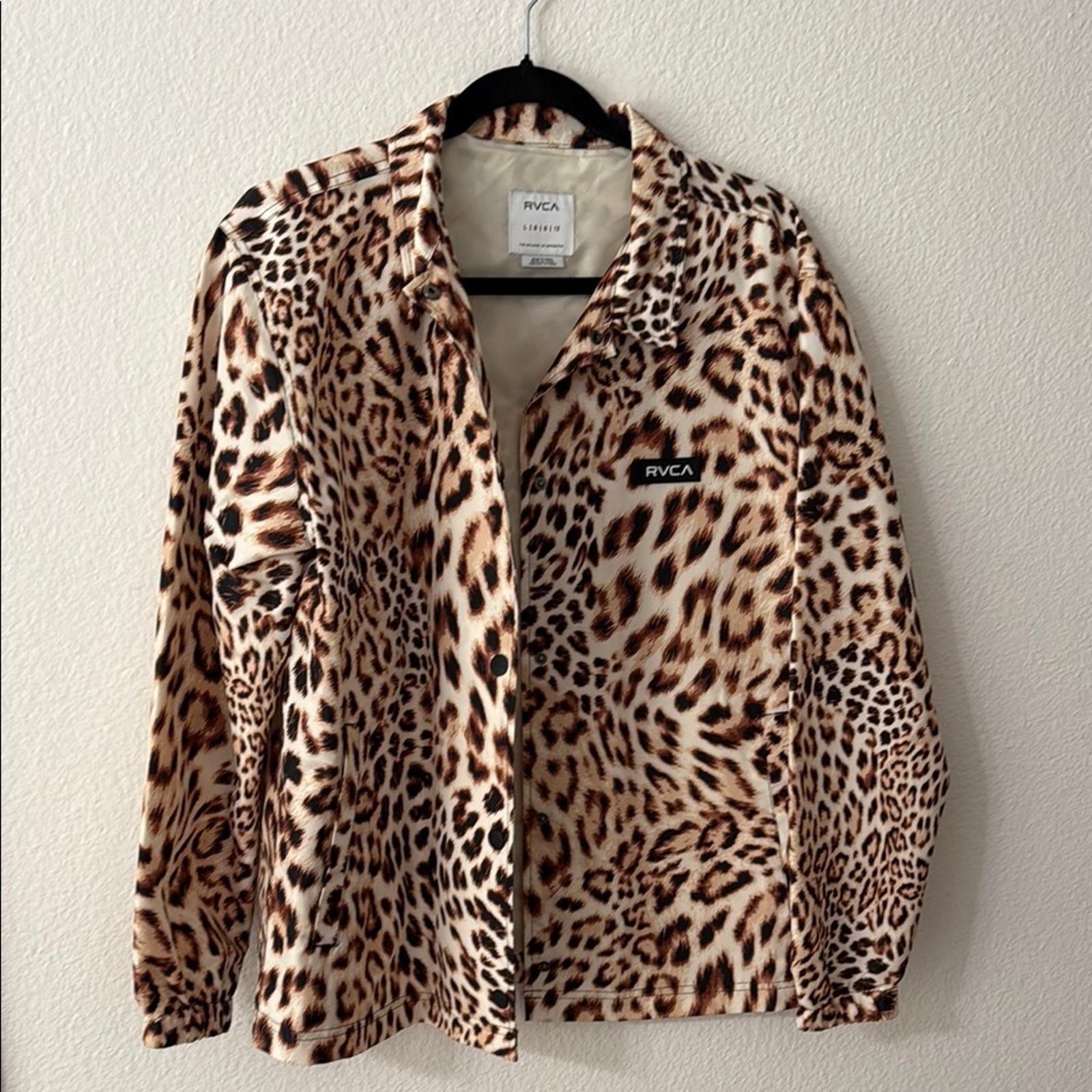 RVCA RVCA leopard statement rain coat/jacket NWT size L Size L / US 10 / IT 46 - 1 Thumbnail