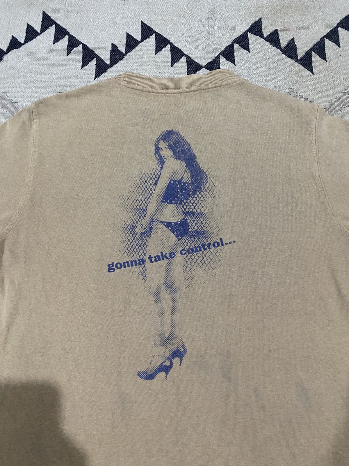 If Six Was Nine 2000s ALGONQUINS “GONNA TAKE CONTROL” SEXY GIRL GRAPHIC RARE Size US XS / EU 42 / 0 - 12 Thumbnail