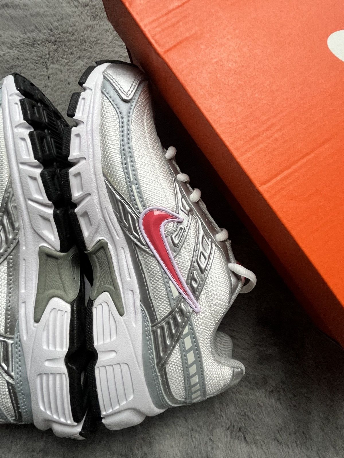 Nike Chaussures Nike Initiator pour femme taille 38 Size US 7 / IT 37 - 6 Thumbnail
