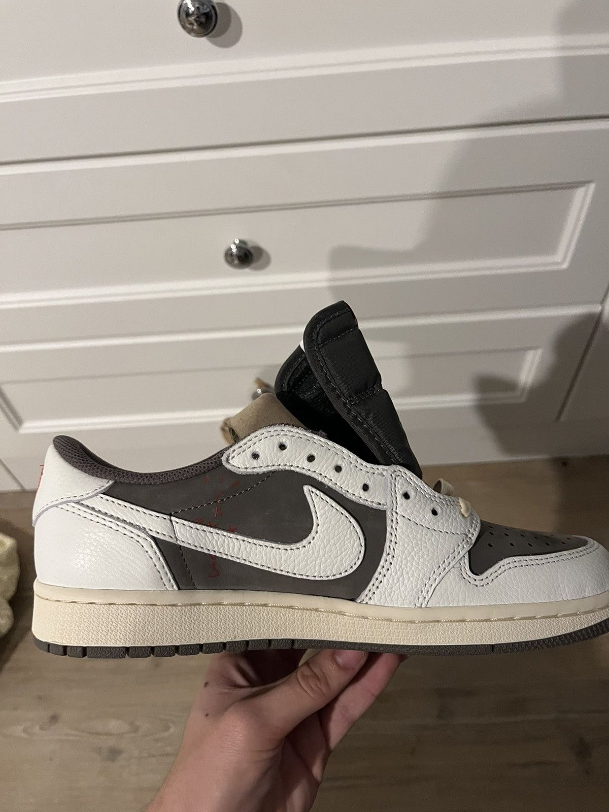 Jordan Brand × Nike × Travis Scott Air Jordan 1 Low OG SP Reverse Mocha Size US 8 / EU 41 - 2 Thumbnail