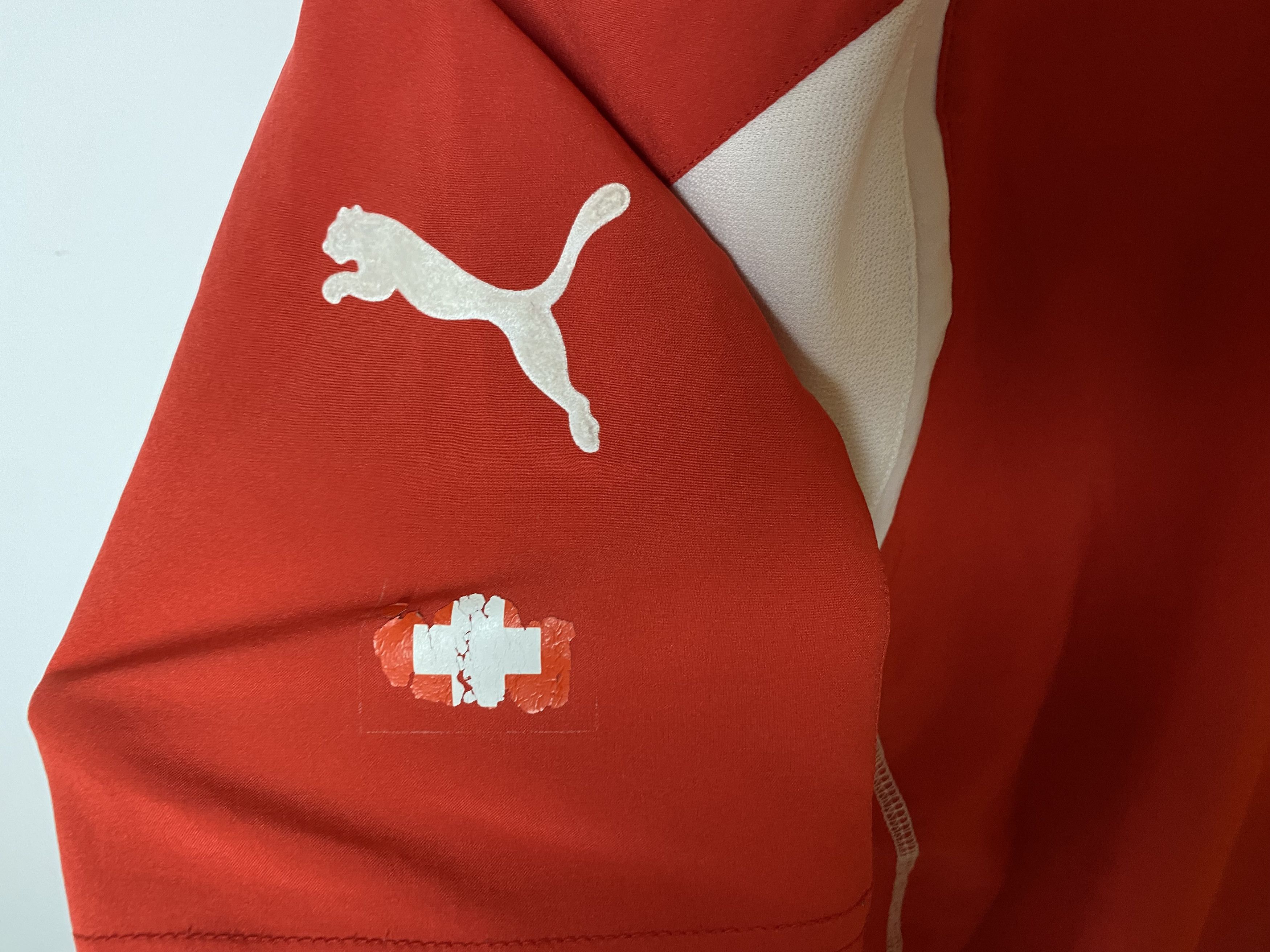 Puma SWITZERLAND TEAM 2004 2006 HOME FOOTBALL SHIRT SOCCER JERSEY Size US S / EU 44-46 / 1 - 4 Thumbnail