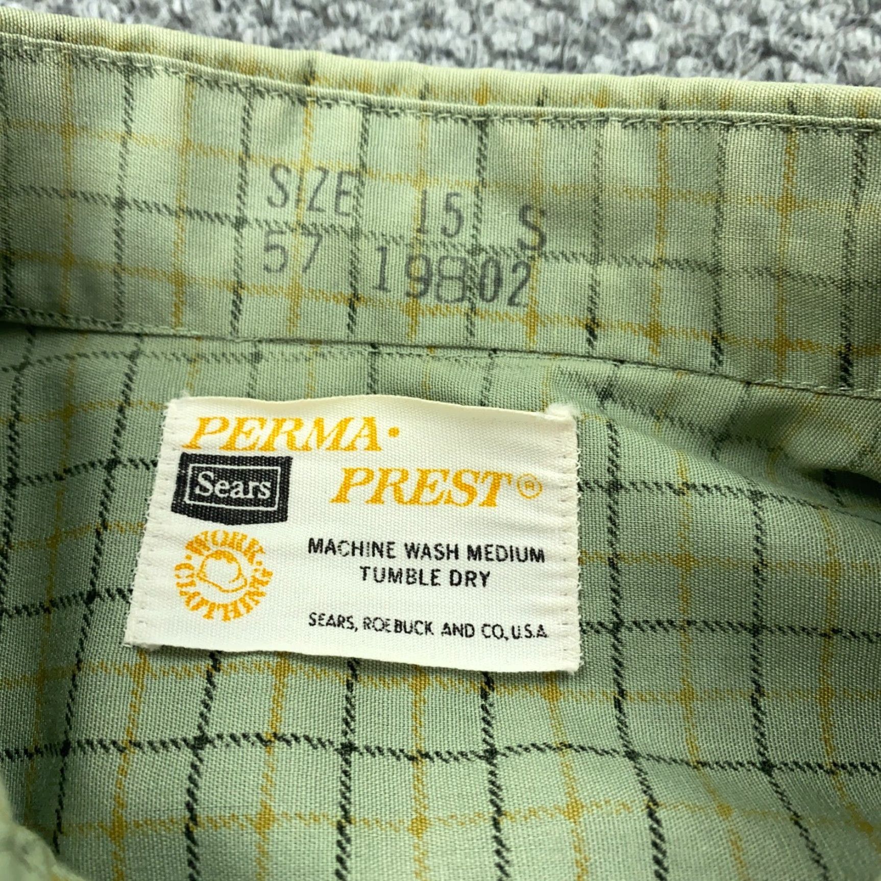 Sears VINTAGE Sears Perma-Prest Shirt Mens 15 Green Plaid Button-Up 70s 80s Full Button Down, Pockets, Regular Fit mens Size US M / EU 48-50 / 2 - 6 Thumbnail