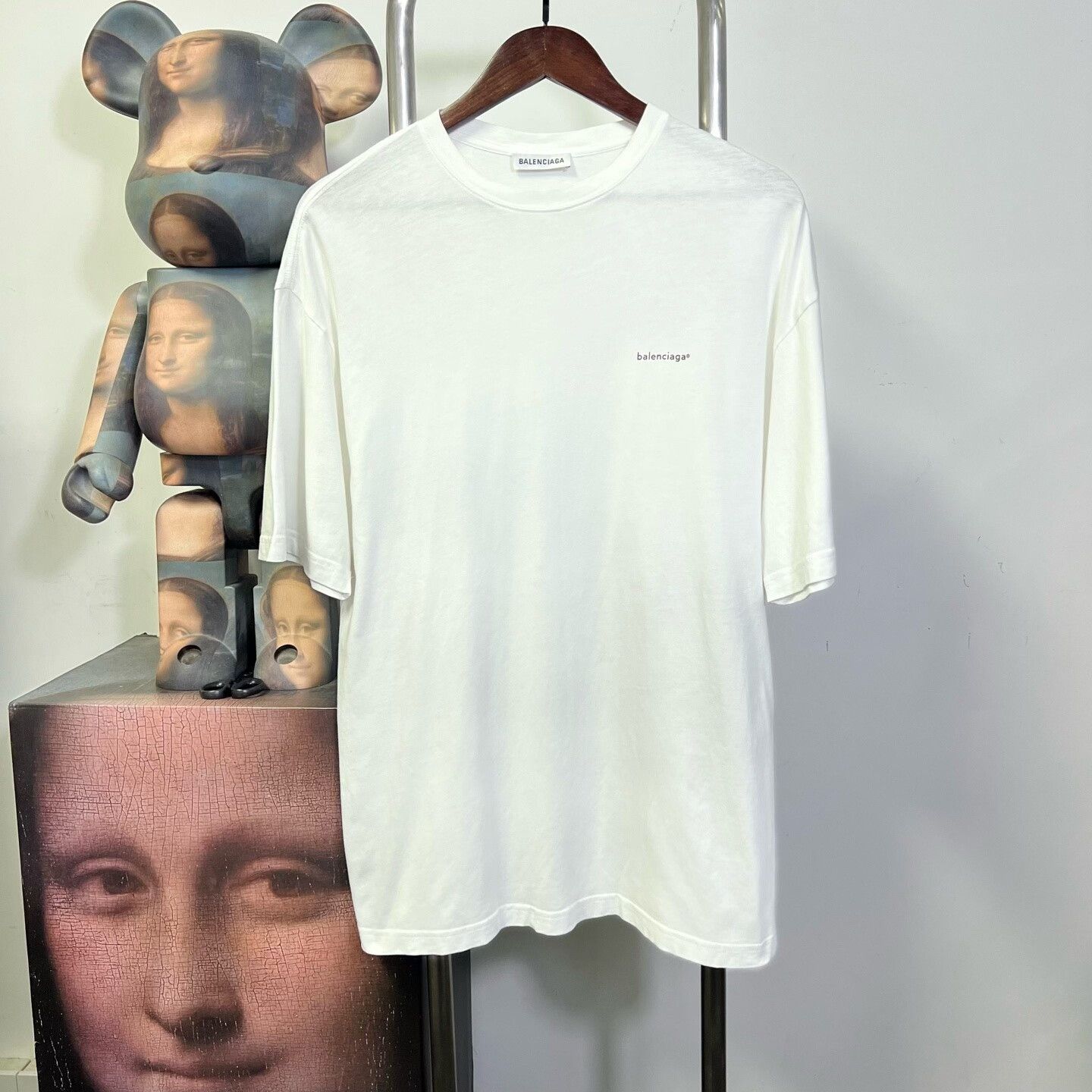 Balenciaga Balenciaga Retro T-Shirt XS Women Size XS / US 0-2 / IT 36-38 - 1 Thumbnail