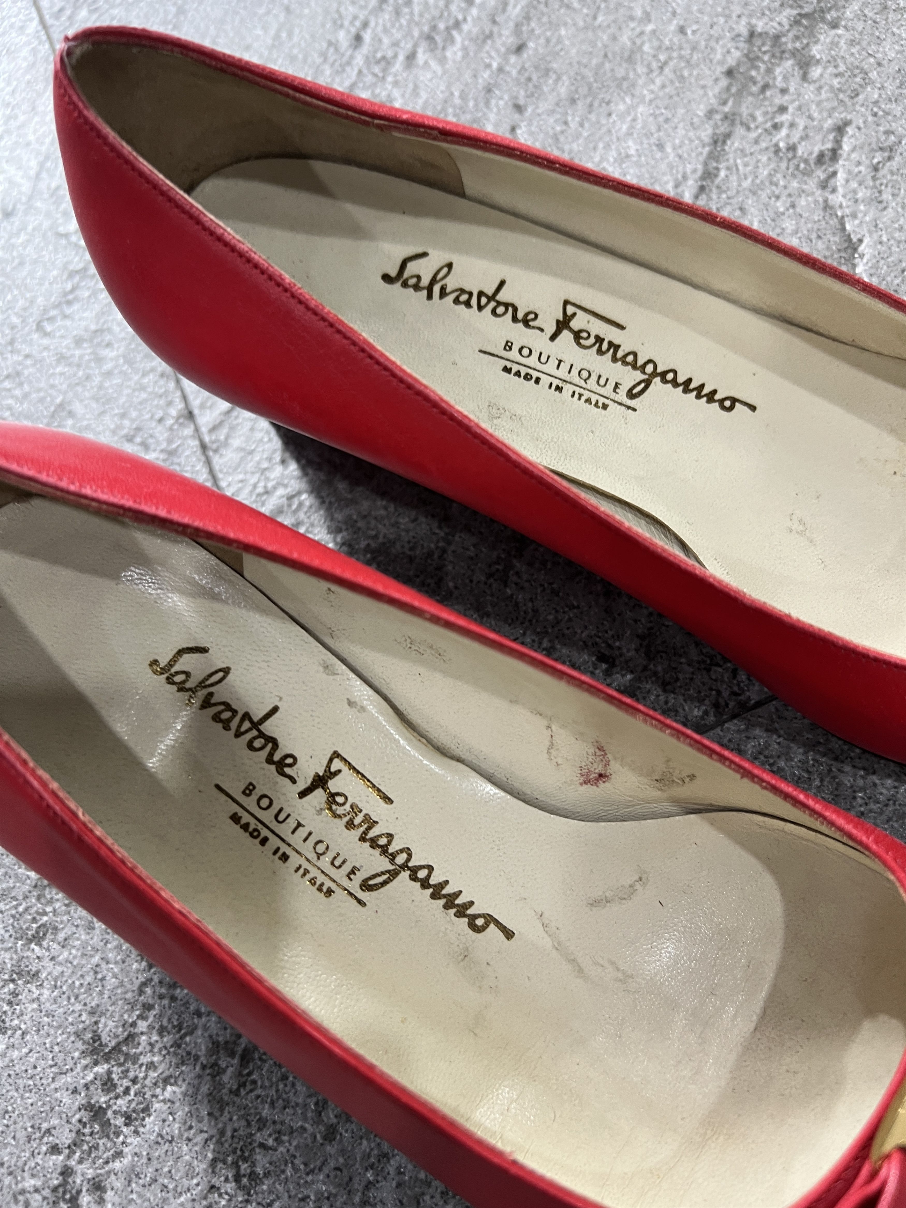 Salvatore Ferragamo Ferragamo Red Leather Bow Pumps 7.5D Vintage Size US 5 / IT 35 - 6 Thumbnail