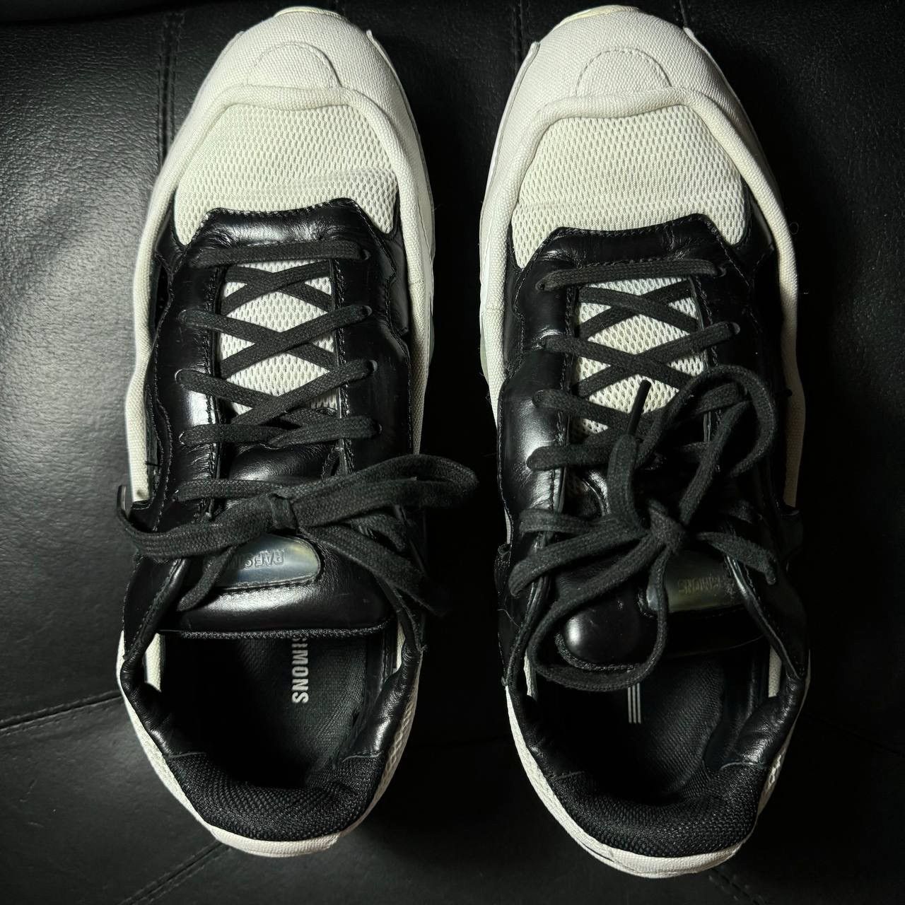 Adidas × Raf Simons 9,5US Adidas Raf Simons Ozweego Replicant Black White Size US 9.5 / EU 42-43 - 8 Thumbnail