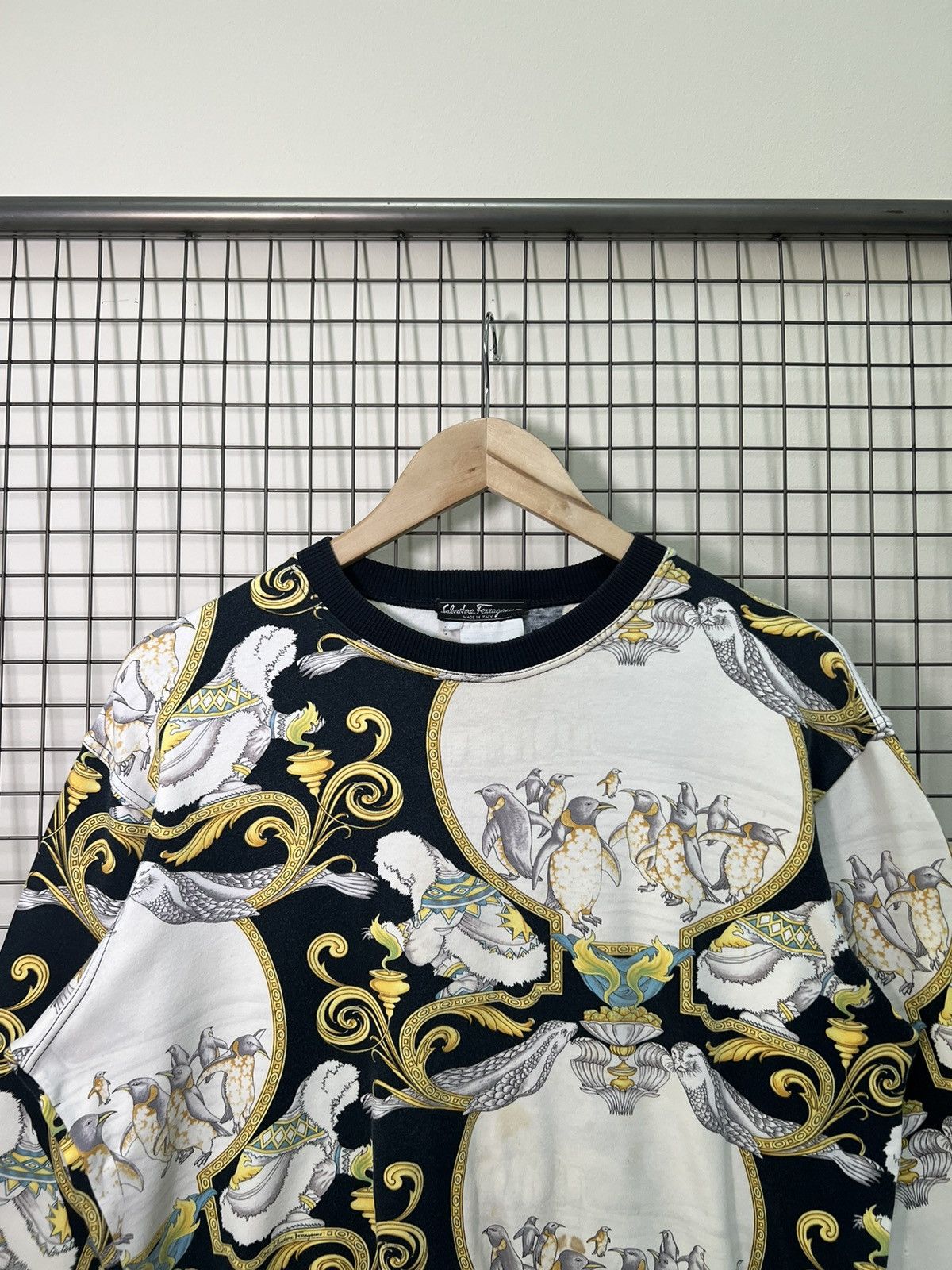 Salvatore Ferragamo × Vintage 🚨Final Drop🚨Vintage Salvatore Ferragamo Fullprint Sweatshirt Size S / US 4 / IT 40 - 1 Thumbnail