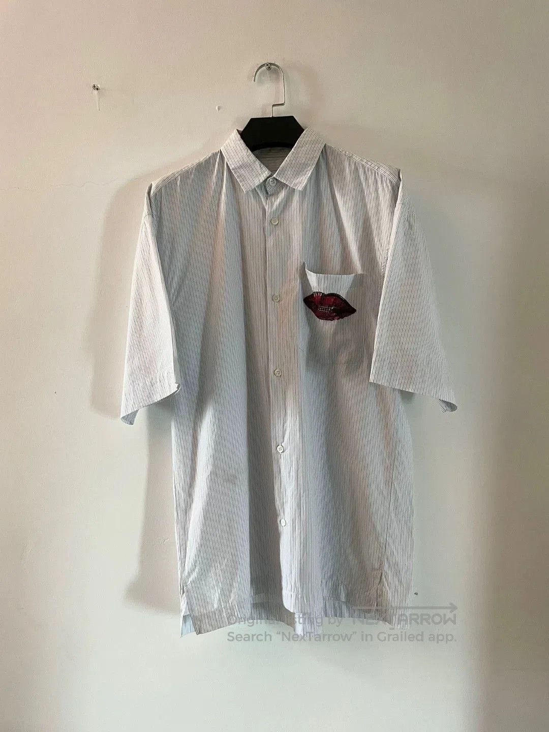 Dries Van Noten White Short Sleeve Shirt with Lip Patch. Size US S / EU 44-46 / 1 - 4 Thumbnail