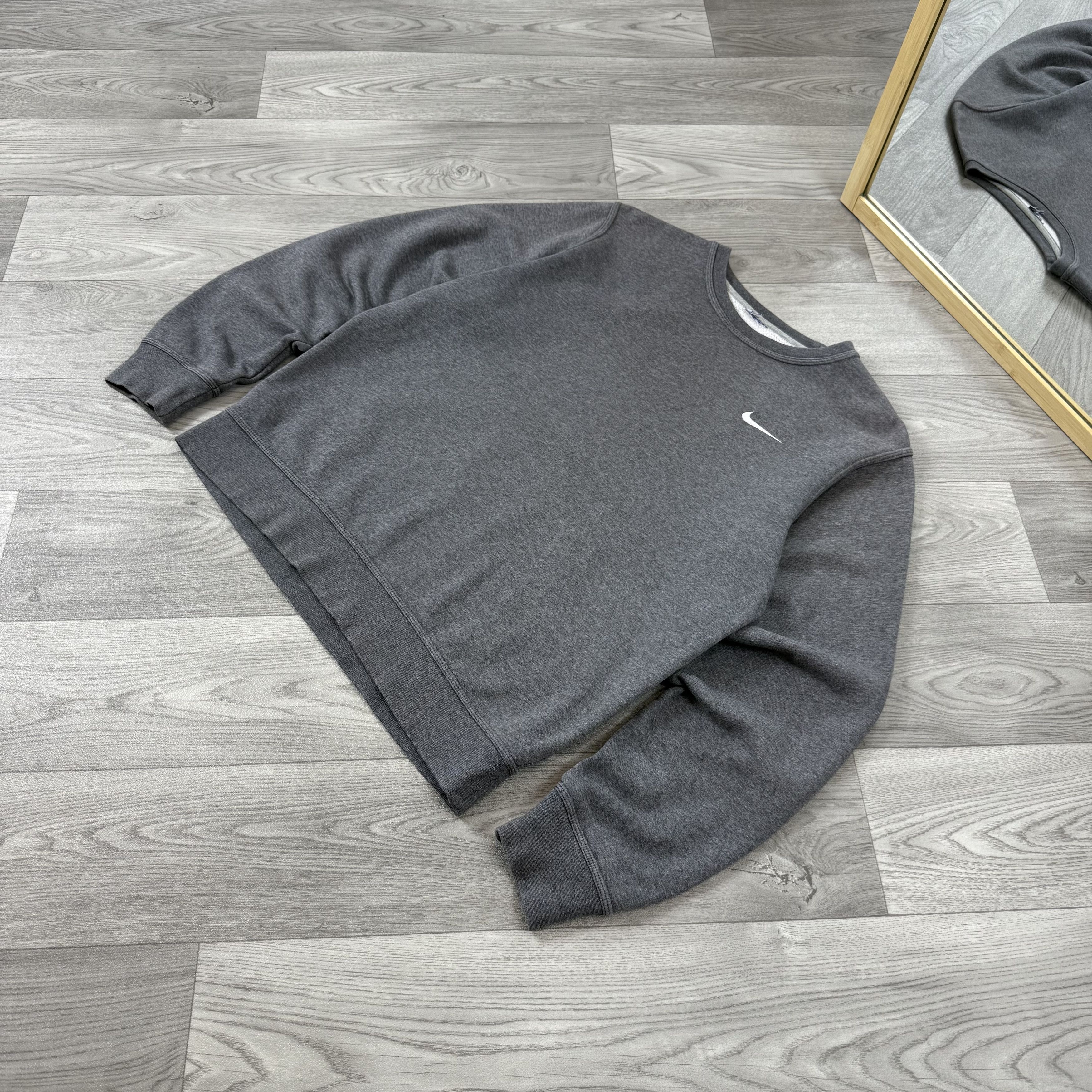 Nike Vintage Nike 90s Small Swoosh Grey Crewneck Sweatshirt Size US M / EU 48-50 / 2 - 3 Thumbnail