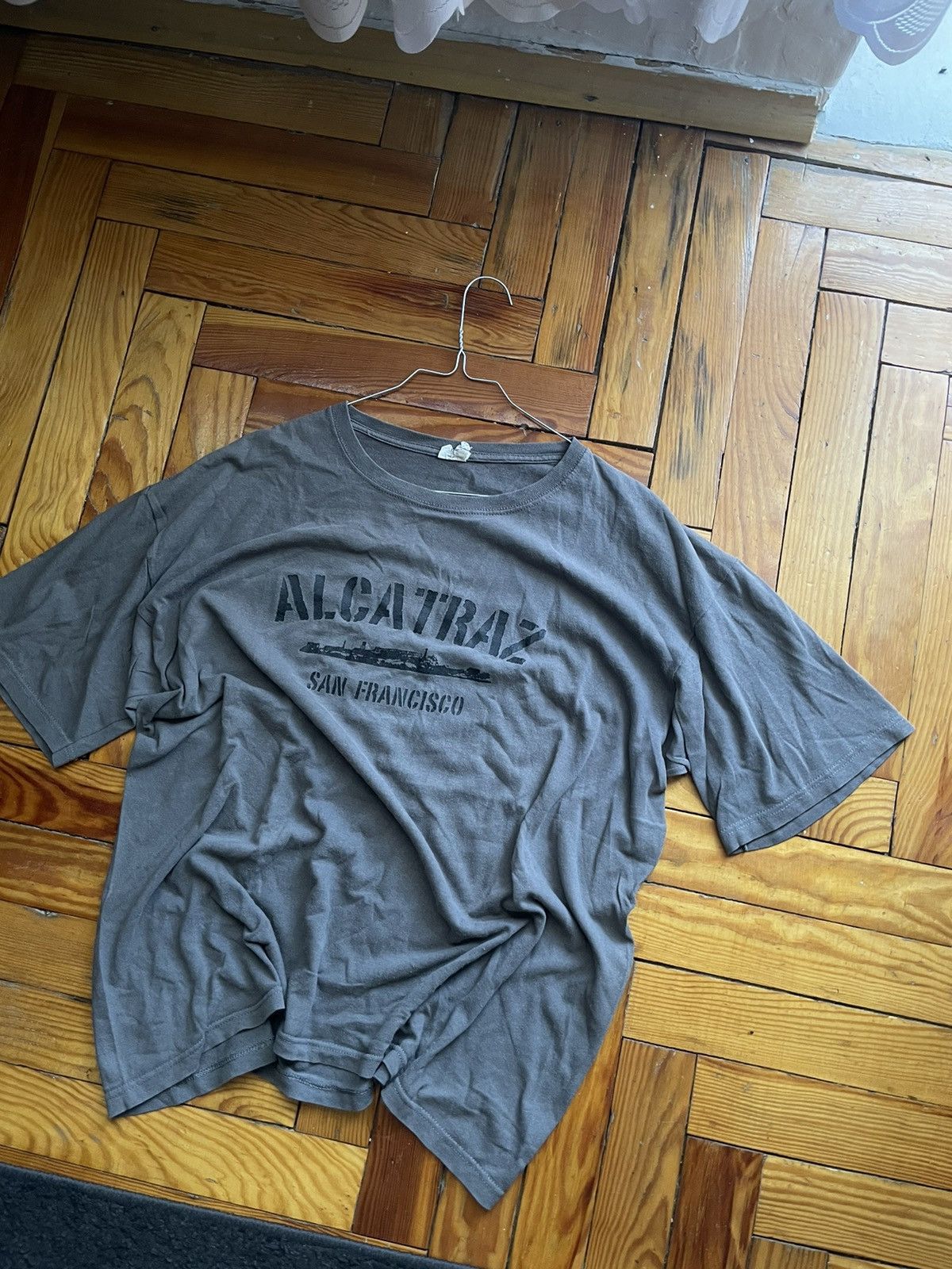 Anvil Vintage Anvil Alcatraz tee Y2K streetwear Size US XL / EU 56 / 4 - 2 Thumbnail