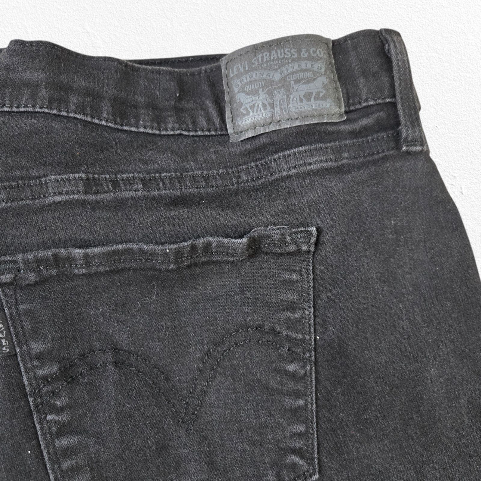 Levi's Levi's Black Classic Straight Jeans Size 18 S Size 40" / US 18 - 8 Thumbnail