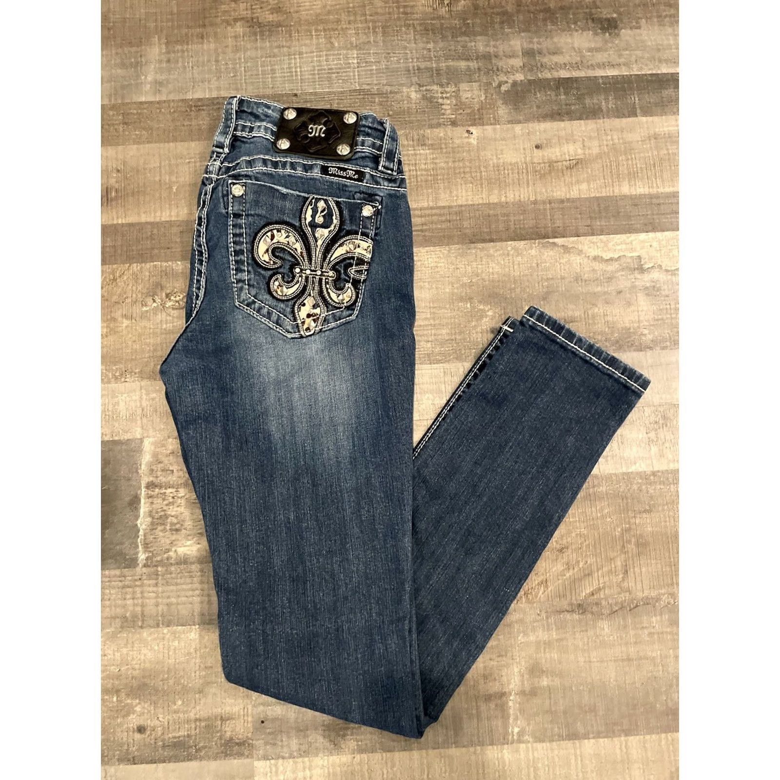 Miss Me VINTAGE Miss Me Mid Rise Easy Boot Jeans Womens 28x29 Blue Denim 5-Pocket Logo Rhinestone Embroidered Pocket Design Boots Cut Size 28" / US 6 / IT 42 - 2 Thumbnail
