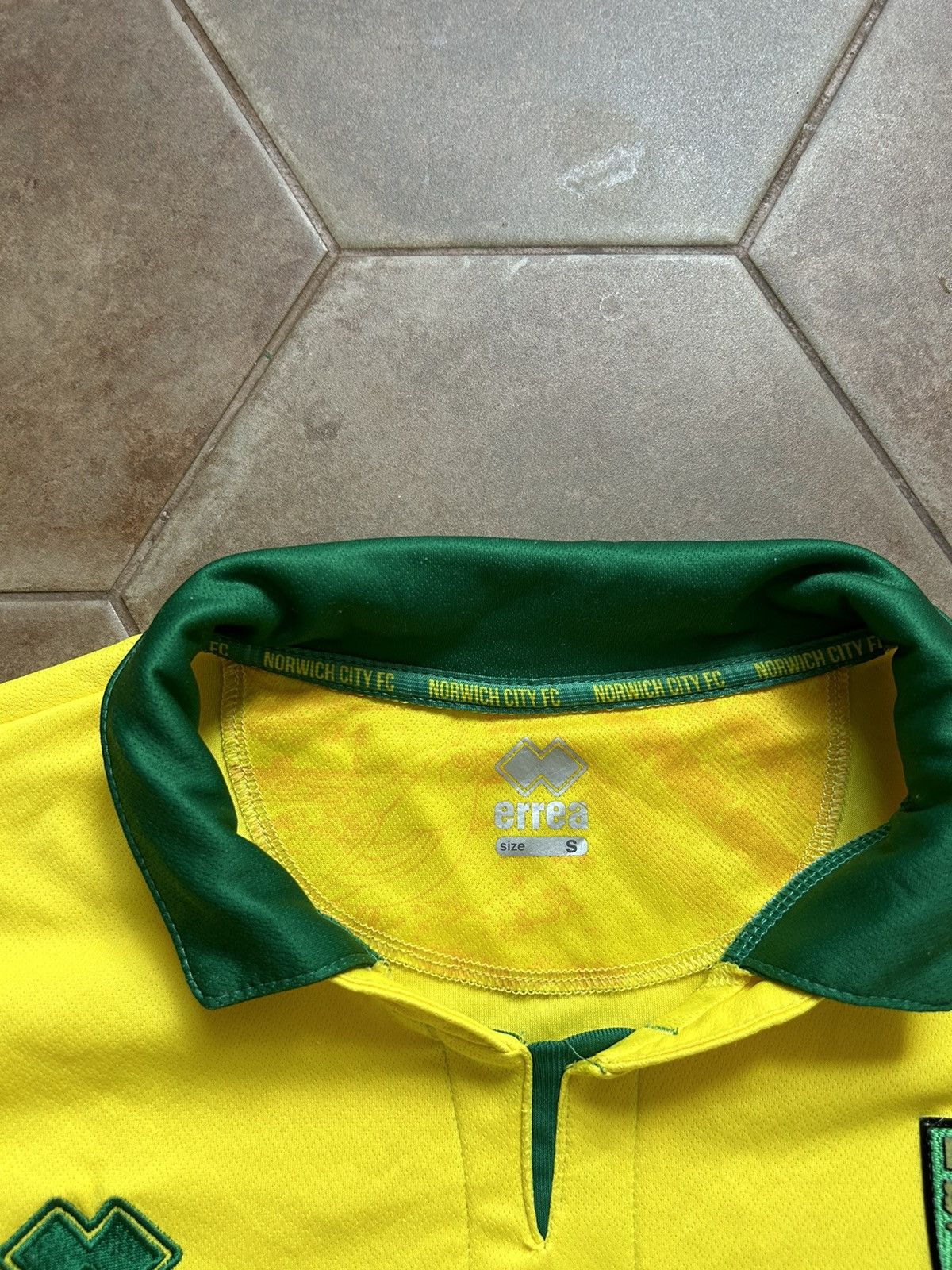 Vintage VINTAGE NORWICH CITY ENGLAND SOCCER JERSEY Size US S / EU 44-46 / 1 - 5 Thumbnail