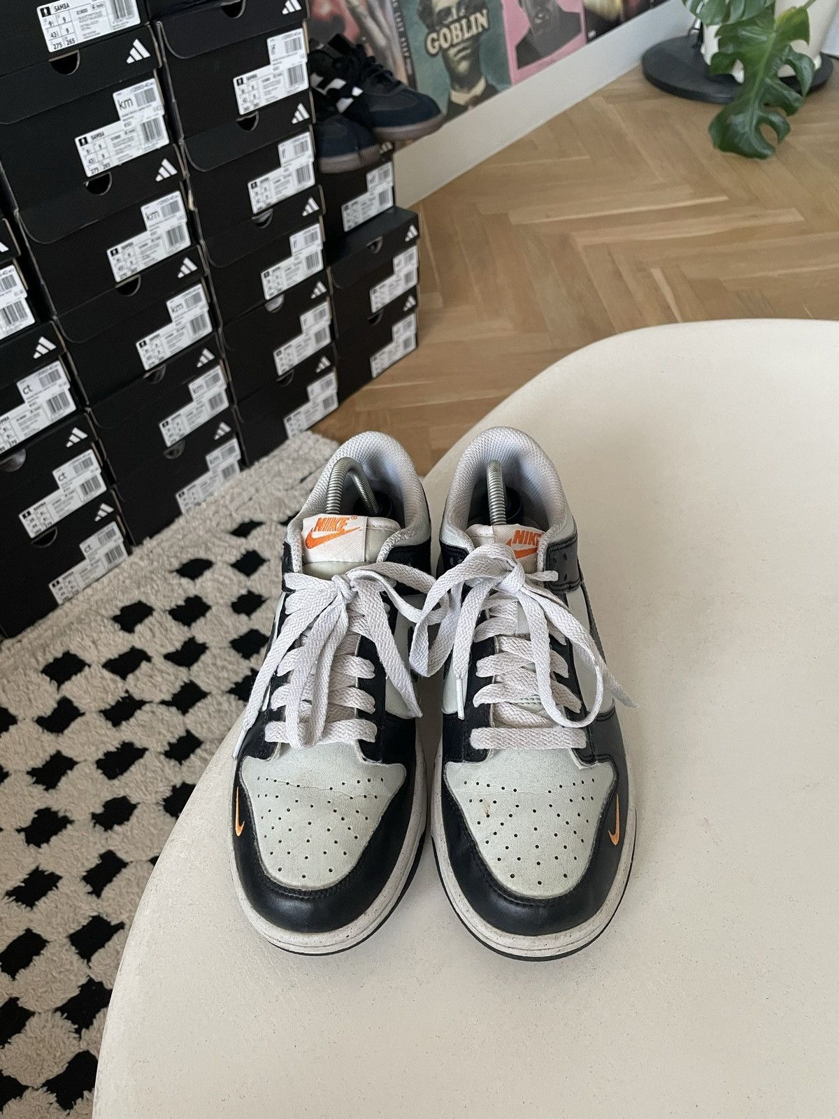 Nike 6Y (GS) Nike Dunk Low Mini Swoosh Sneakers Streetwear Hype Size US 6 / EU 39 - 2 Thumbnail