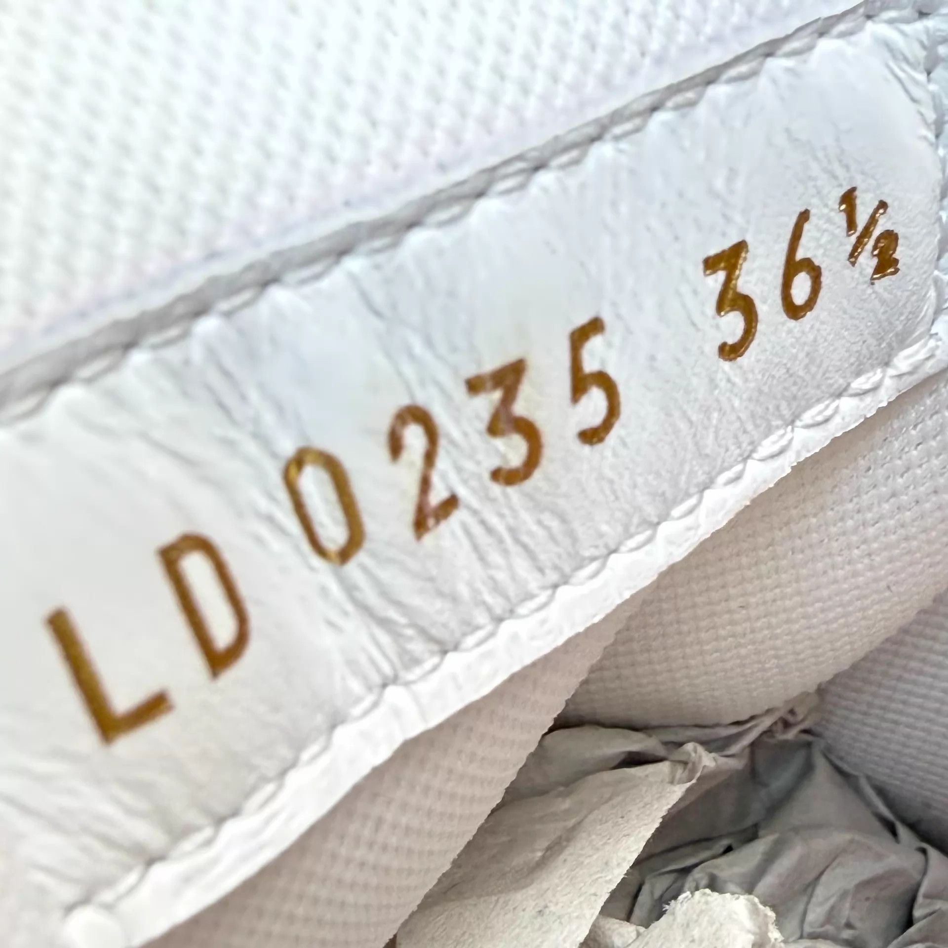 Louis Vuitton LV Trainer 25 women's New Pink/White 36.5 Mint Size US 6 / IT 36 - 8 Thumbnail
