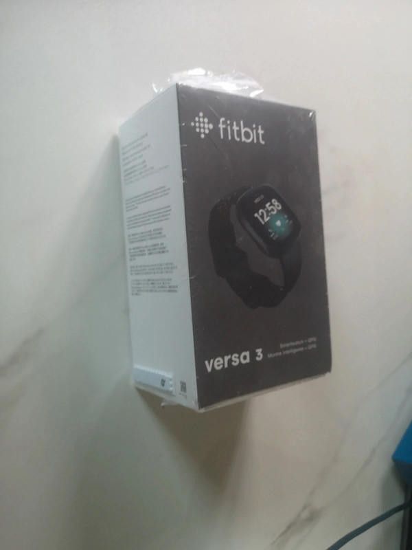 Fitbit New fitbit versa 3 smartwatch black // Size ONE SIZE - 4 Thumbnail