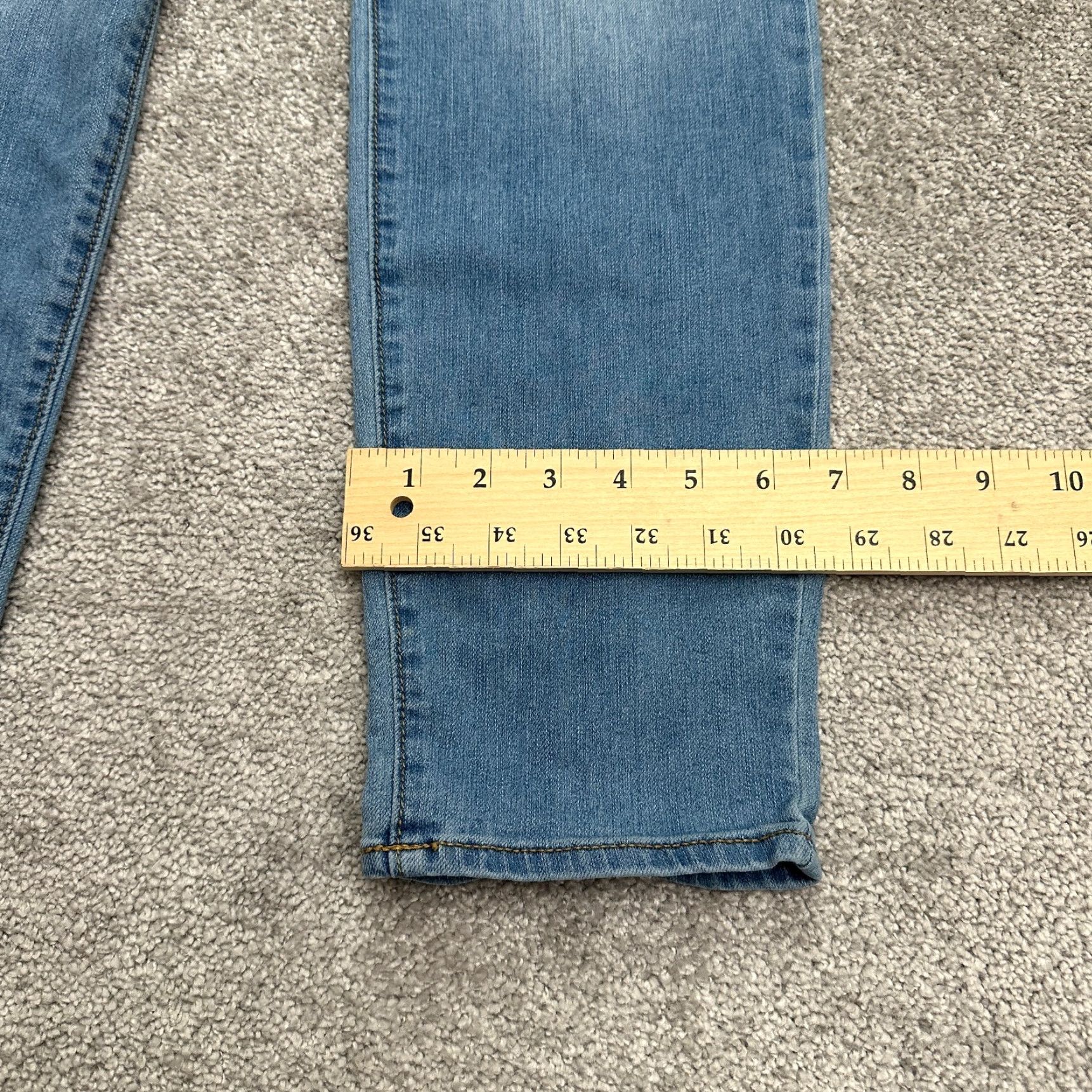 Old Navy Old Navy Super Skinny Jeans Womens 14 Blue Medium Wash Mid Rise 36x28 Size 36" / US 14 / IT 50 - 7 Thumbnail