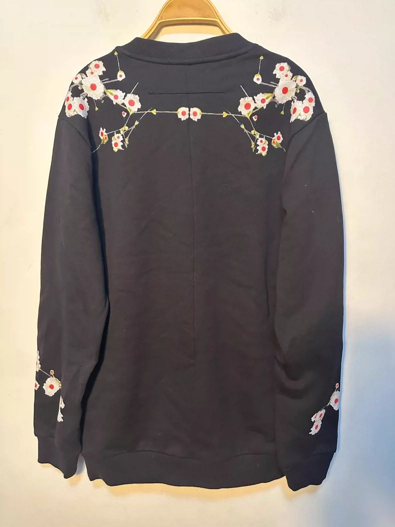 Givenchy Givenchy Men's hooded sweatshirt with all-over star floral Size US L / EU 52-54 / 3 - 4 Thumbnail