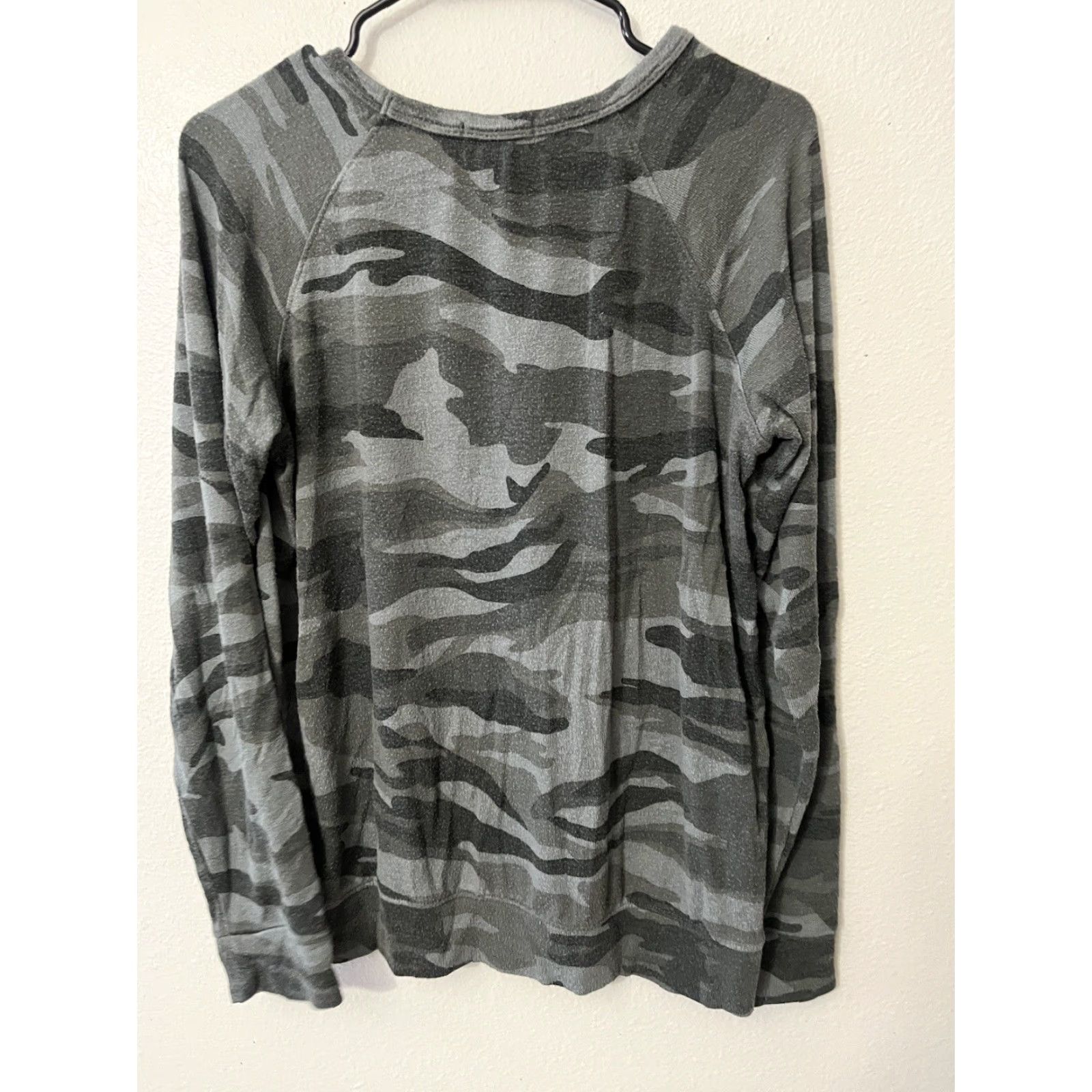 Buffalo David Bitton Buffalo by David Bitton Shirt Women Camo Gray Long Sleeve Crew Neck Pullover S Small All Seasons Size S / US 4 / IT 40 - 3 Thumbnail