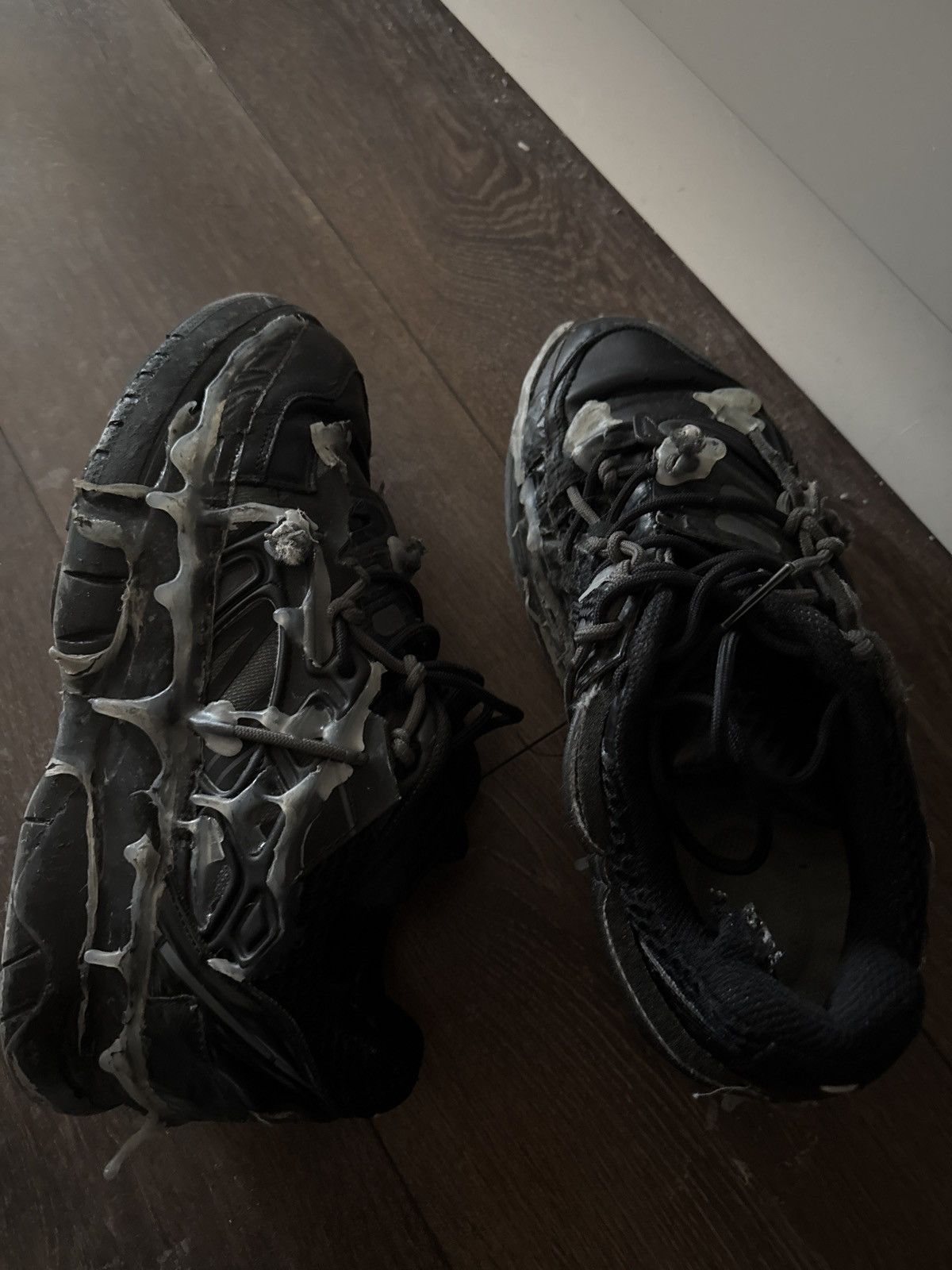 Maison Margiela Maison Margiela Replica Low-Top Sneakers Black US 10 EU 43 Size US 10 / EU 43 - 1 Thumbnail