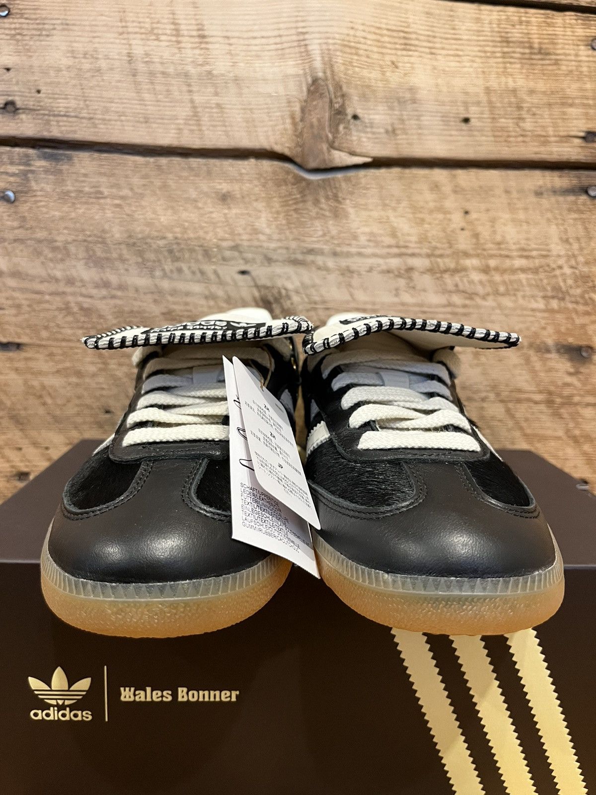 Dior B22 Sneakers Black/Red/Gum