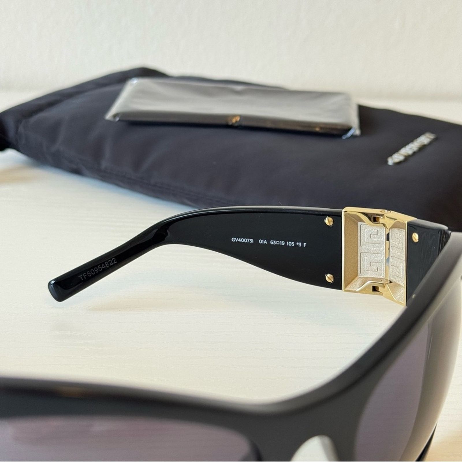 Givenchy New! Givenchy Black Sunglasses GV40073I 01A, Authentic Size ONE SIZE - 4 Thumbnail