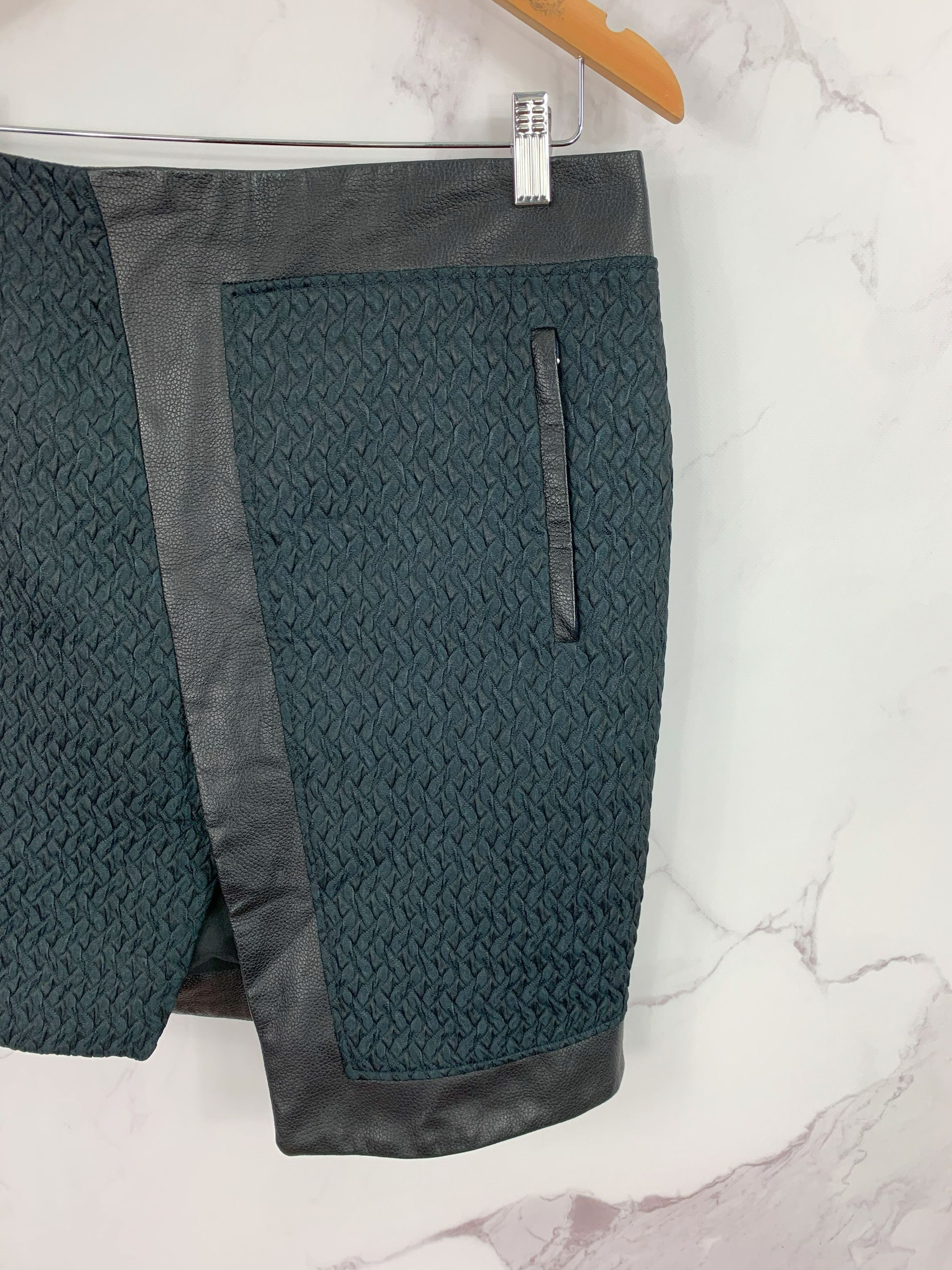 Helmut Lang Helmut Lang Asymmetrical Skirt Lamb Leather Decoration 4 Size 27" / US 4 / IT 40 - 3 Thumbnail