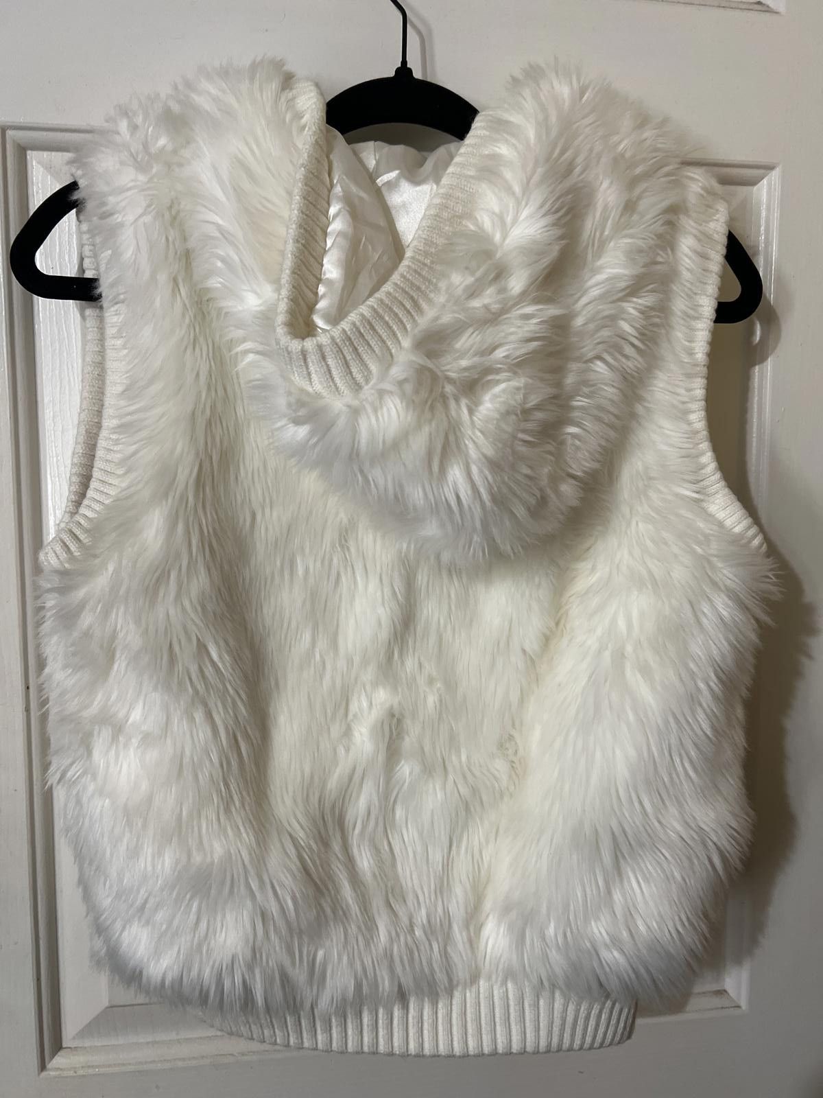 Other MNG White Faux Fur Hooded Vest with Ribbed Hem XS Coquette Size XS / US 0-2 / IT 36-38 - 7 Thumbnail