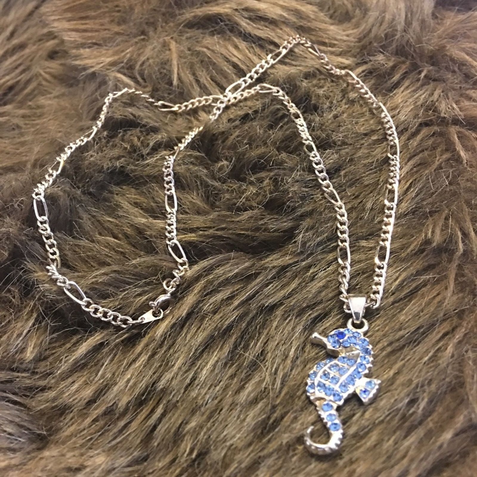 Vintage Vintage rhinestone seahorse pendant on chain Size ONE SIZE - 10 Thumbnail