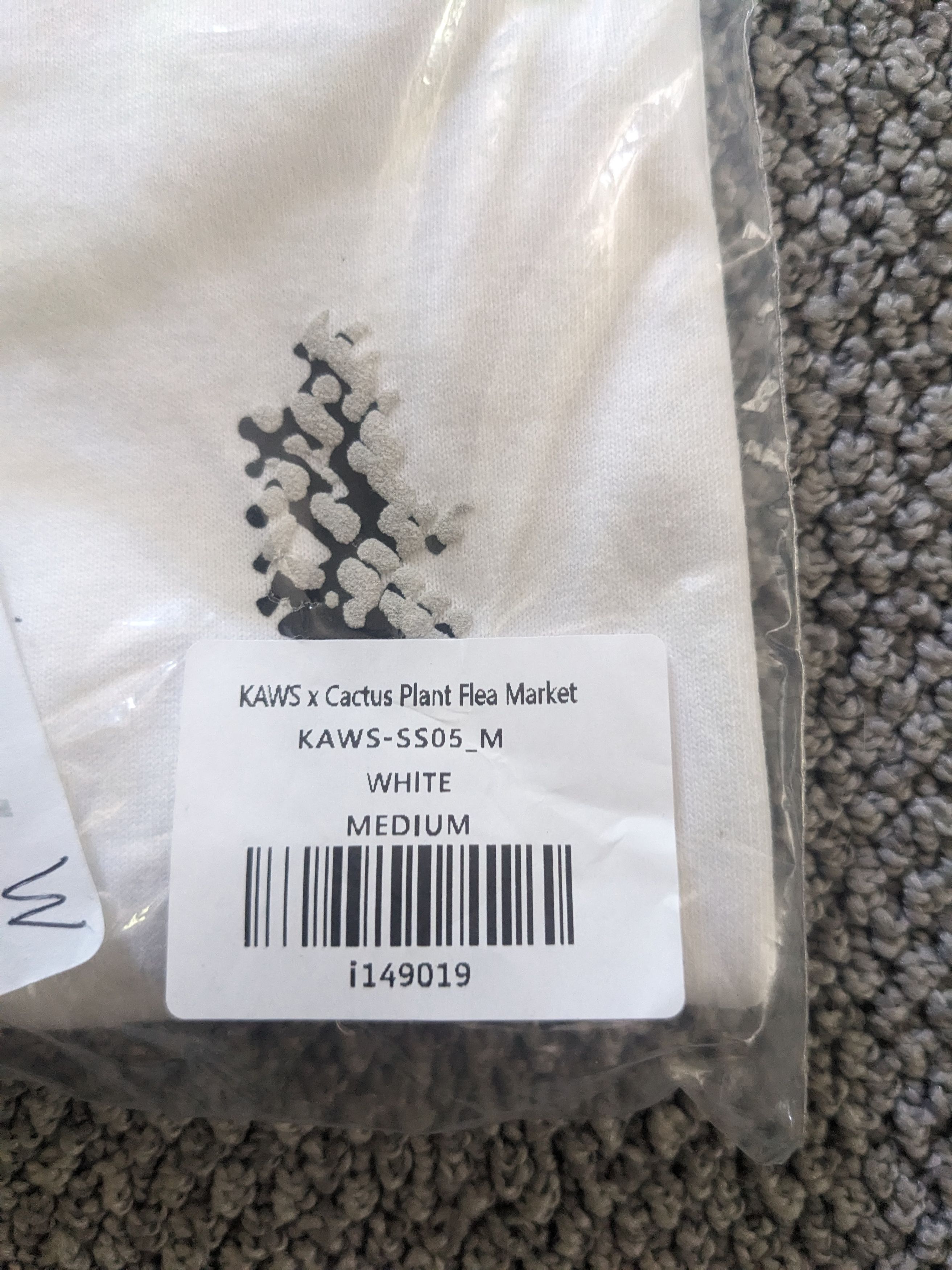 Kaws KAWS x CACTUS PLANT FLEA MARKET Size US M / EU 48-50 / 2 - 3 Thumbnail