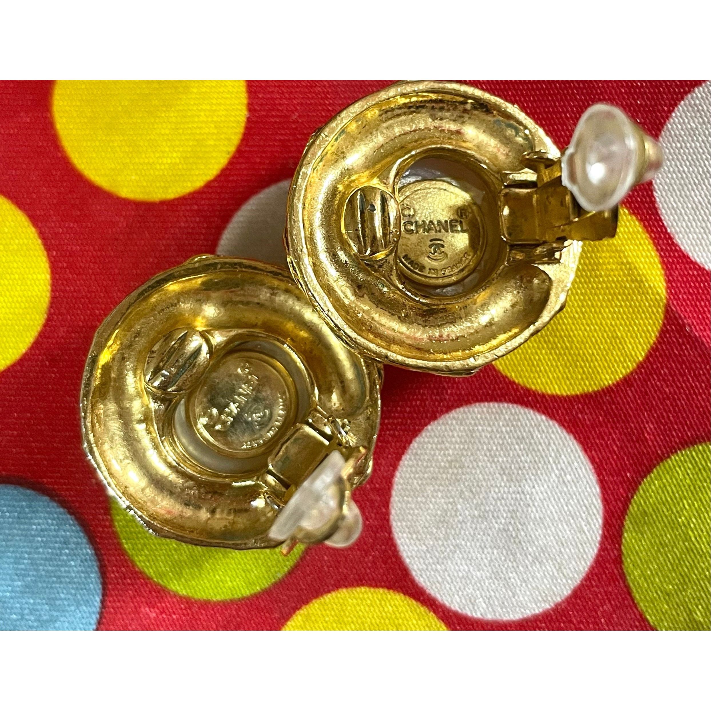 Vintage CHANEL gold tone round earrings with faux pearl