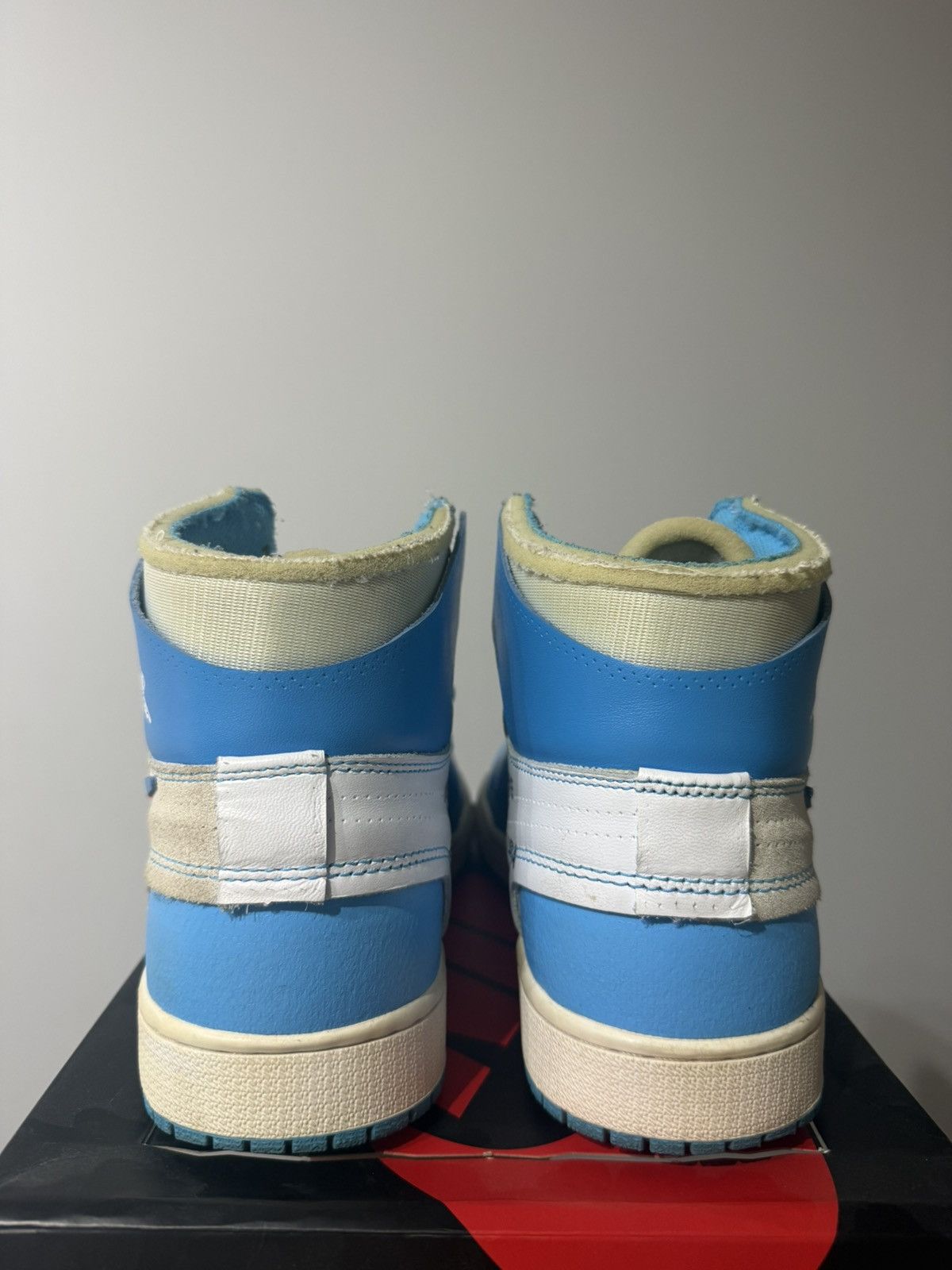 Jordan Brand × Off-White Nike Air Jordan 1 High Off White Unc SIZE US 12 Size US 12 / EU 45 - 7 Thumbnail