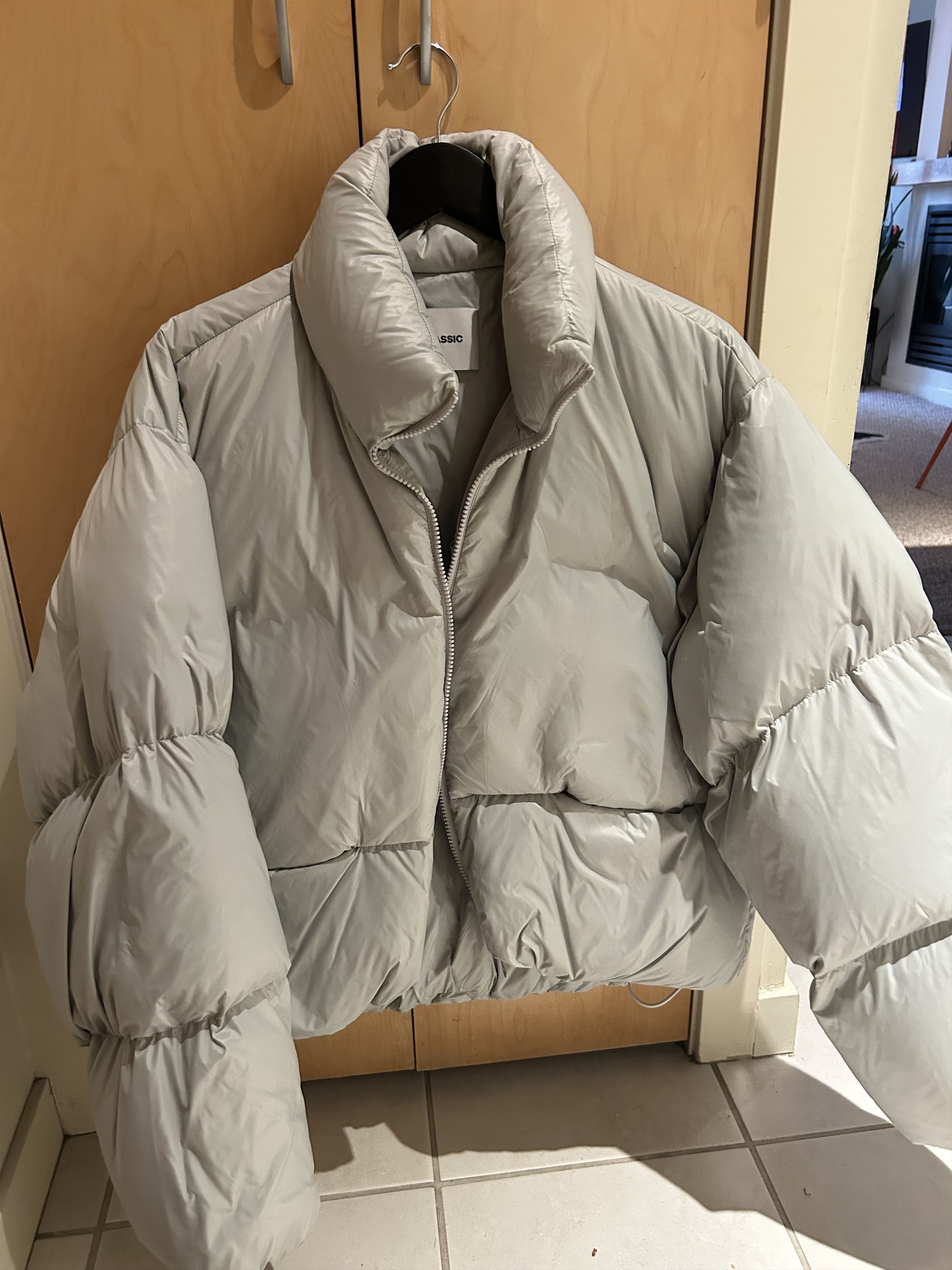 Low Classic down jacket