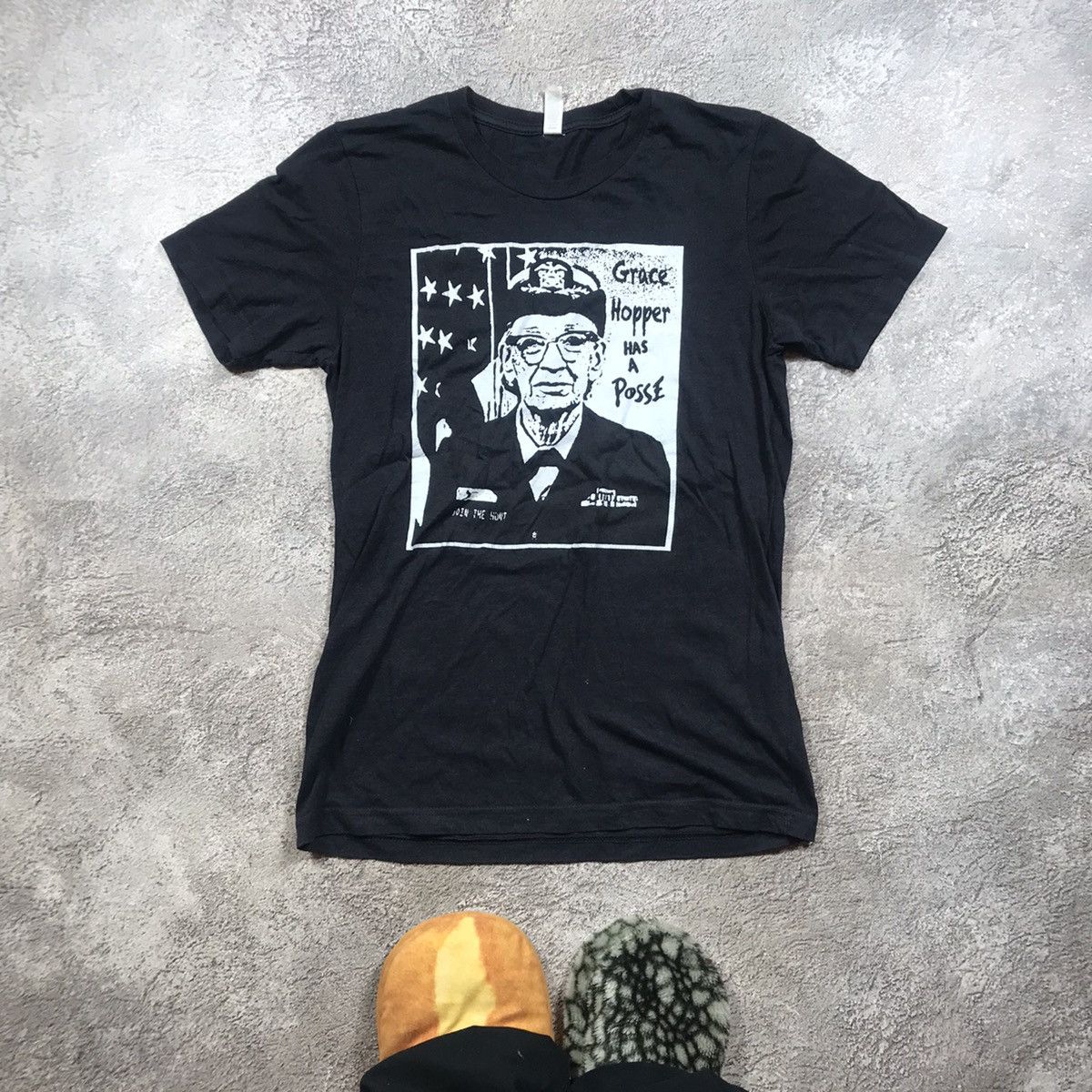 Vintage Vintage 90s Grace Hopper Graphic Tee Sun Faded Punk Baggy S Size US S / EU 44-46 / 1 - 1 Thumbnail