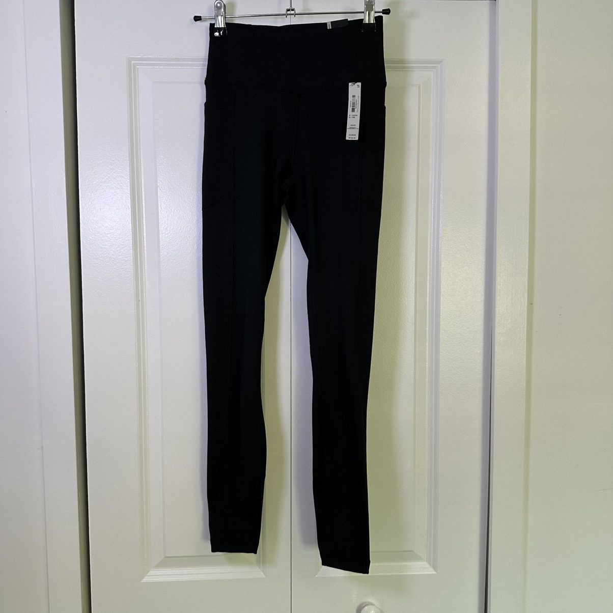 Victoria's Secret Victoria’s Secret X Essential Pocket High Rise Leggings NWT Size 25" / US 0 / IT 36 - 1 Thumbnail