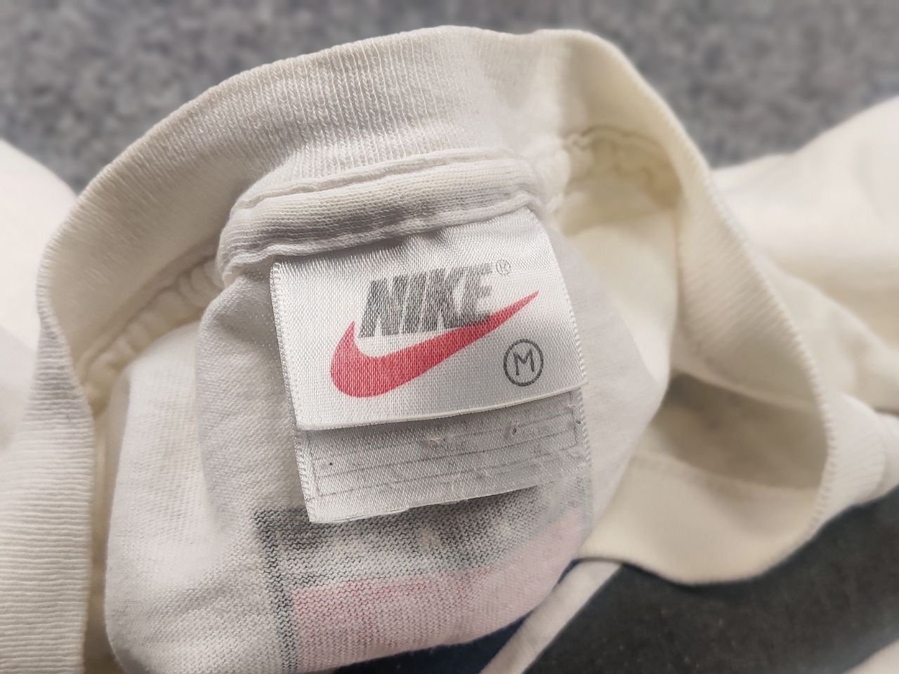 Nike Vintage 90's Nike Basketball Camp Center Swoosh Tee T-Shirt Size US M / EU 48-50 / 2 - 15 Thumbnail
