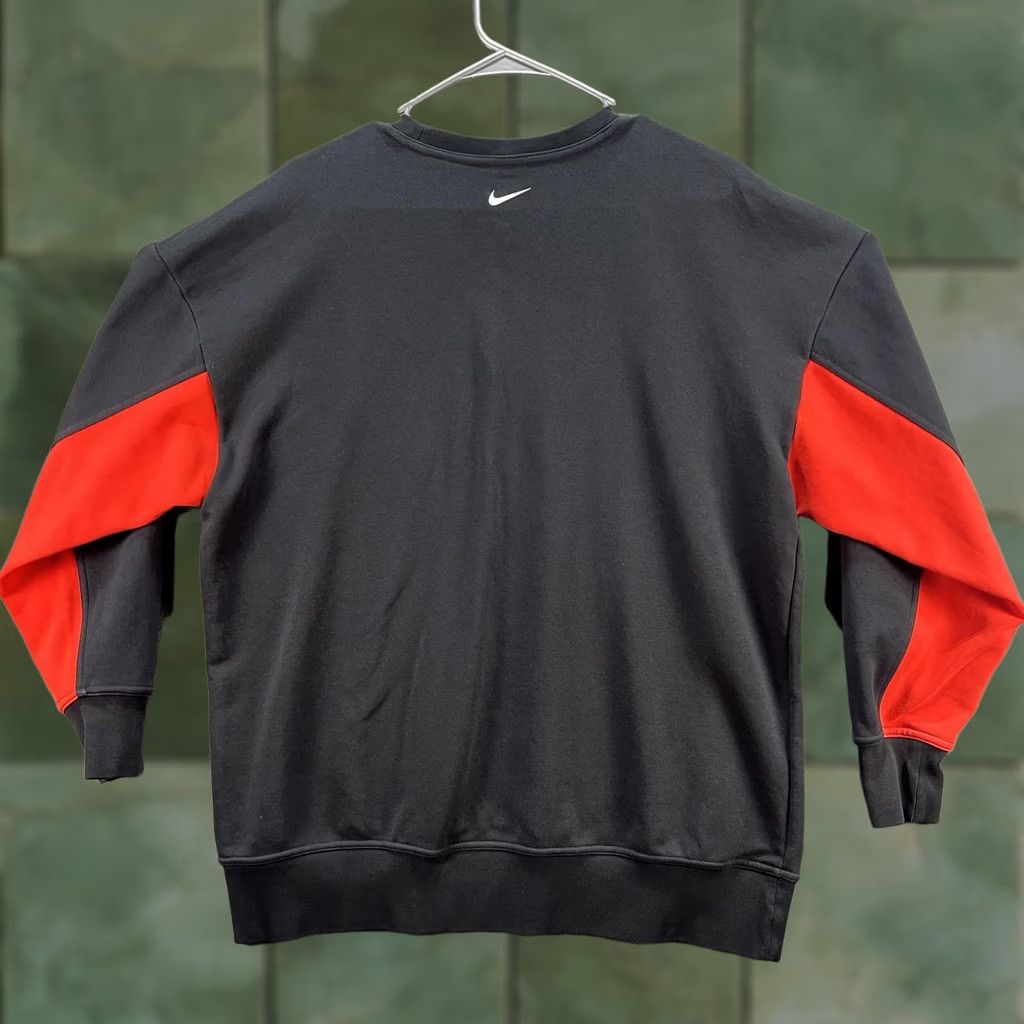 Nike Nike Sweatshirt Mens Medium Black Red Dri-FIT Crewneck Pullover Athletic Logo Graphic Print Size US M / EU 48-50 / 2 - 1 Thumbnail