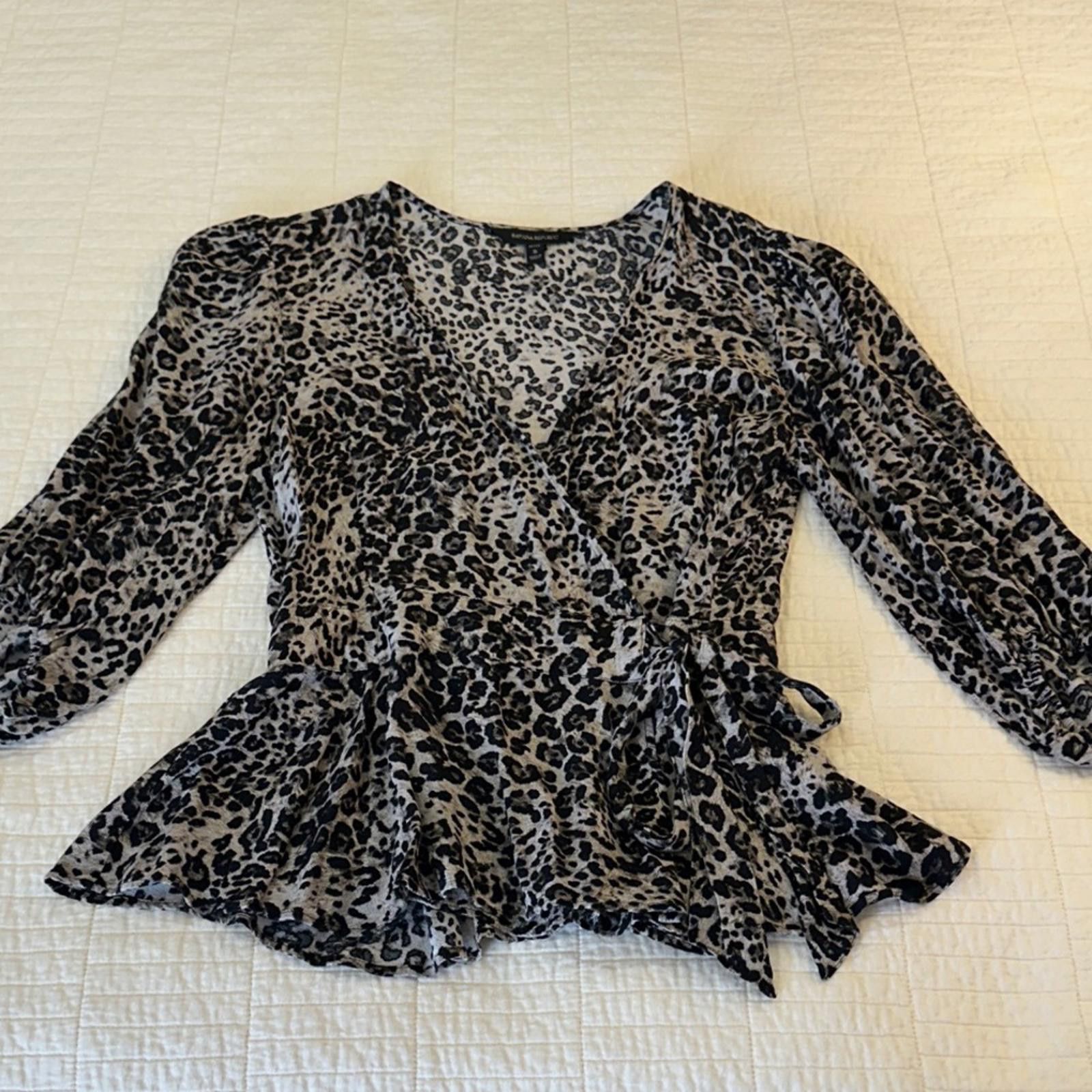 Banana Republic BANANA REPUBLIC Small Wrap Top EUC 3/4 Sleeve Leopard Print Size S / US 4 / IT 40 - 1 Thumbnail