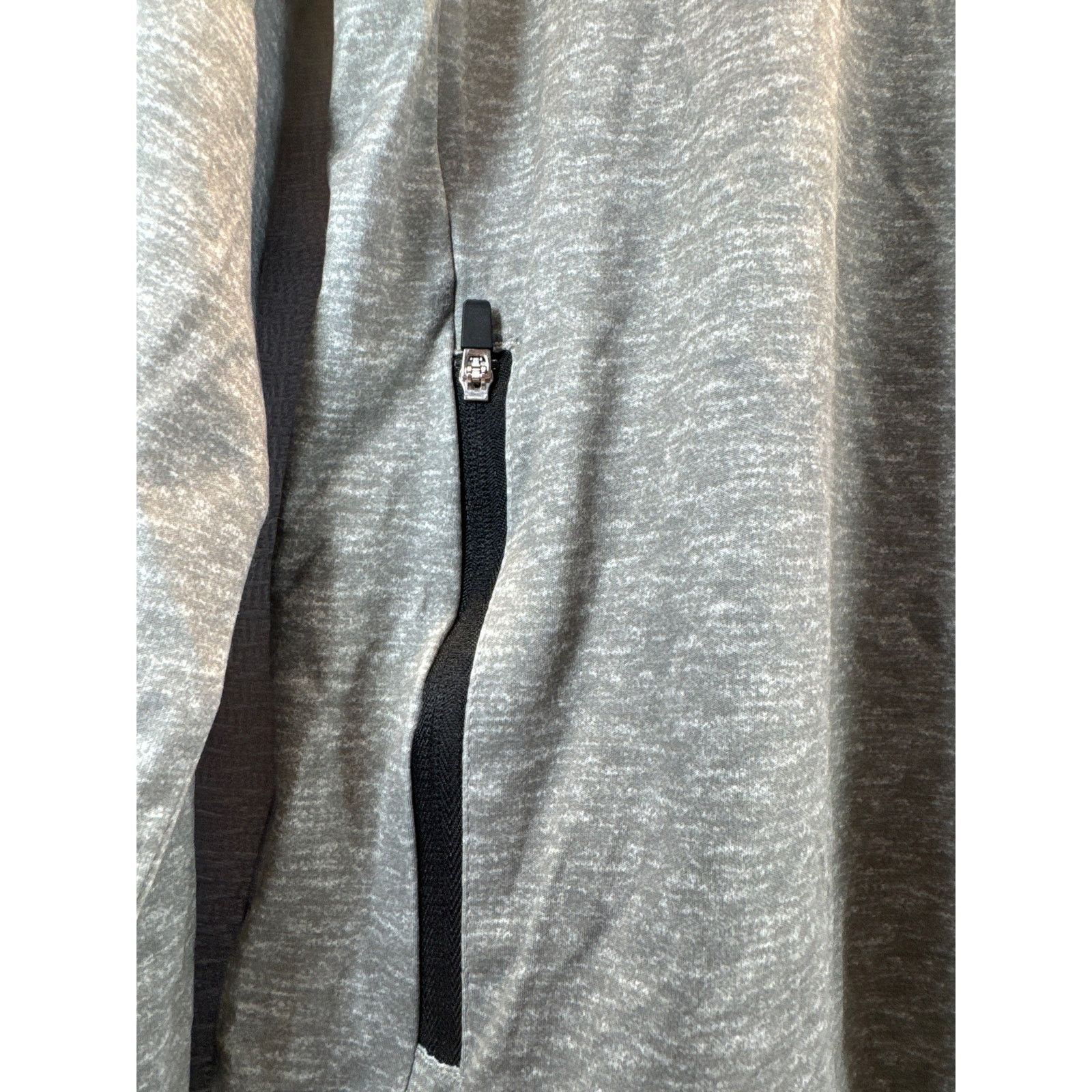 Chubbies Chubbies Movementum Gray 1/4 Zip Light Pullover men sz M Size US M / EU 48-50 / 2 - 4 Thumbnail