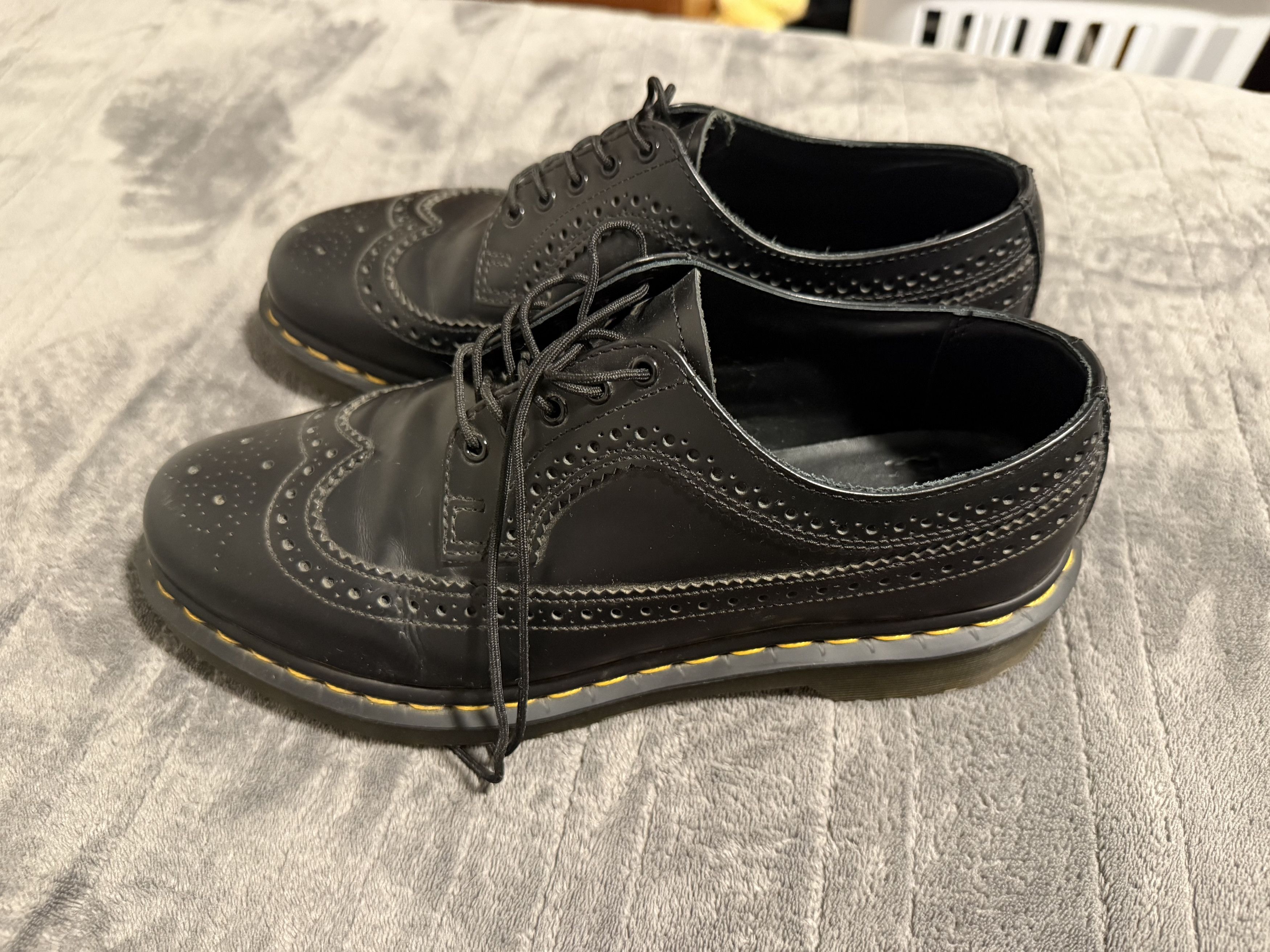 Dr. Martens Dr. Martens Yellow Stitch Smooth Leather Brogue Shoes Size US 9 / EU 42 - 3 Thumbnail