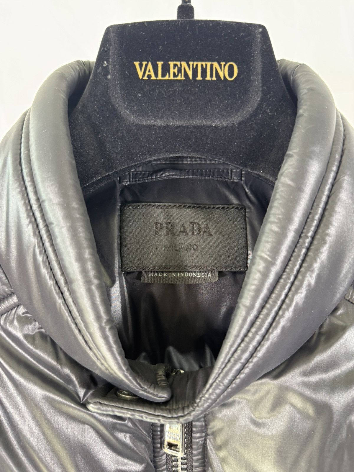 Prada Prada A/W 19 black nylon down vest Size US L / EU 52-54 / 3 - 3 Thumbnail