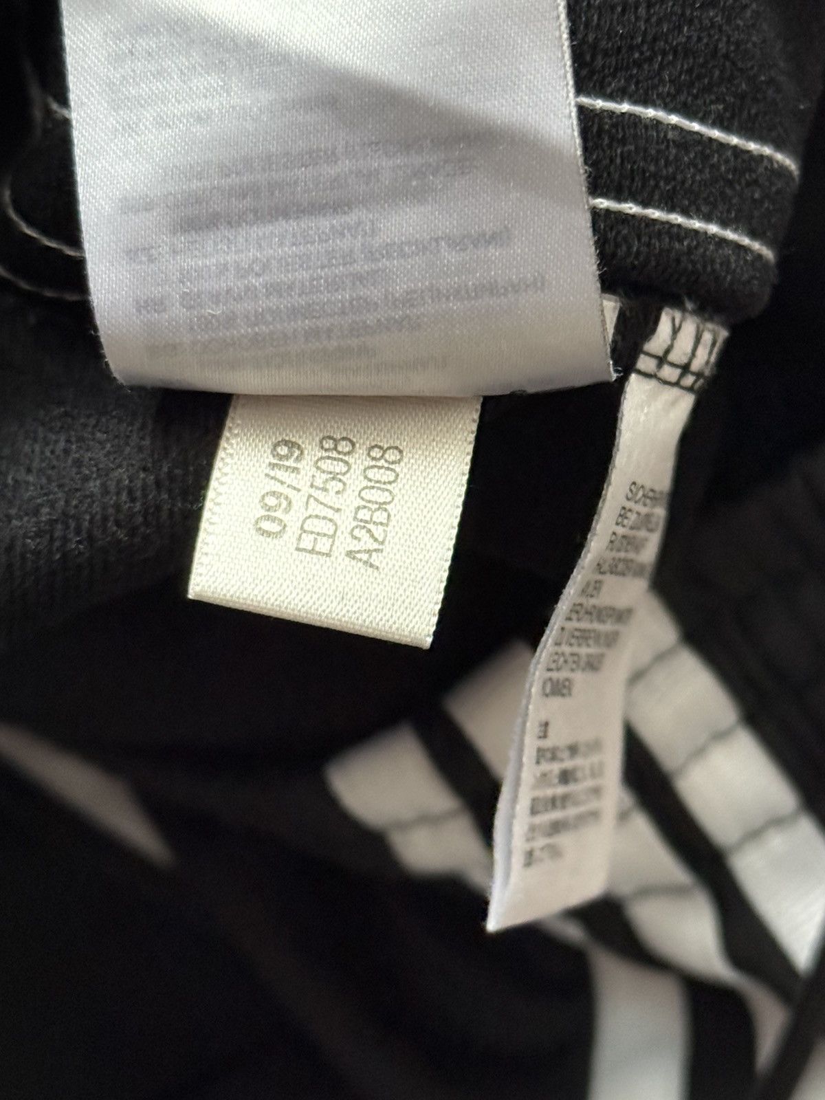 Adidas × Vintage Adidas Wmns relaxed sweatpants pant trouser 3 stripes Size 26" / US 2 / IT 38 - 14 Thumbnail